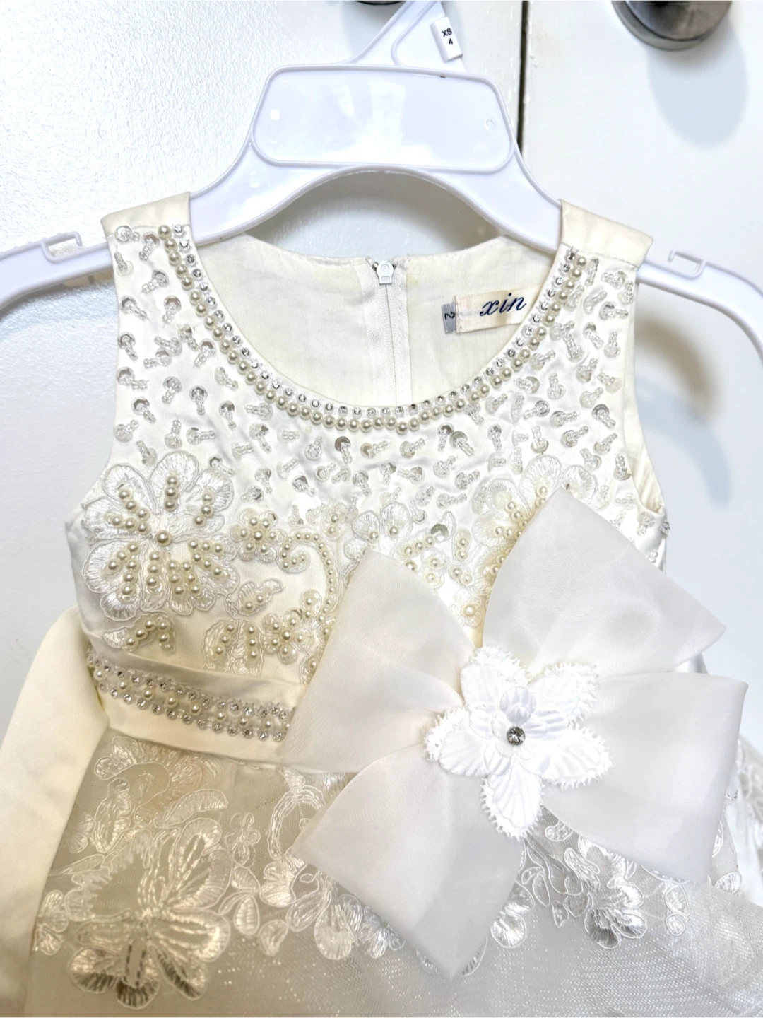 White Formal Dress with Pearls and Bow - photo 4