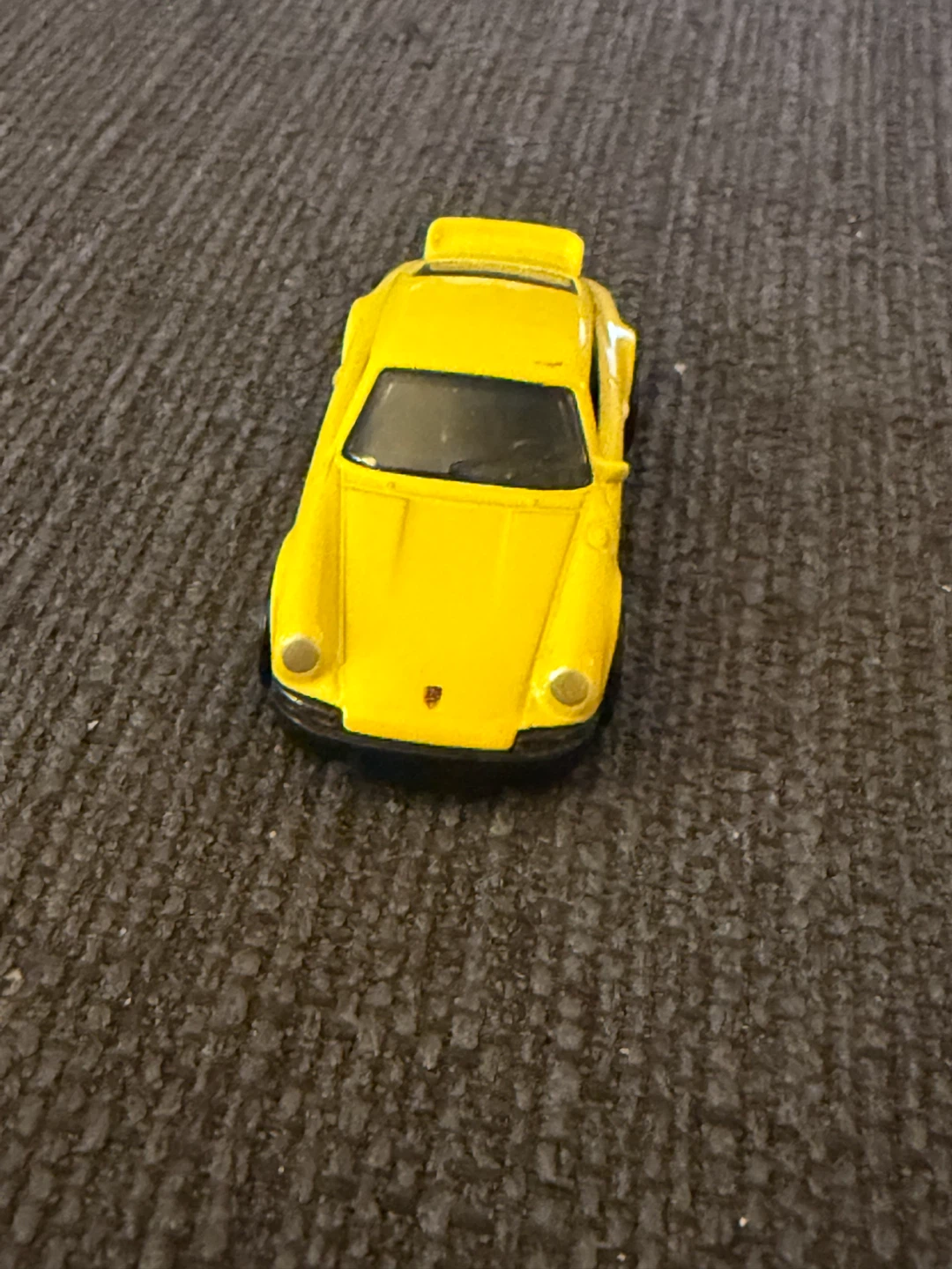Hot Wheels Yellow Porsche 911 Carrera RS 2.7 Diecast Car - photo 3