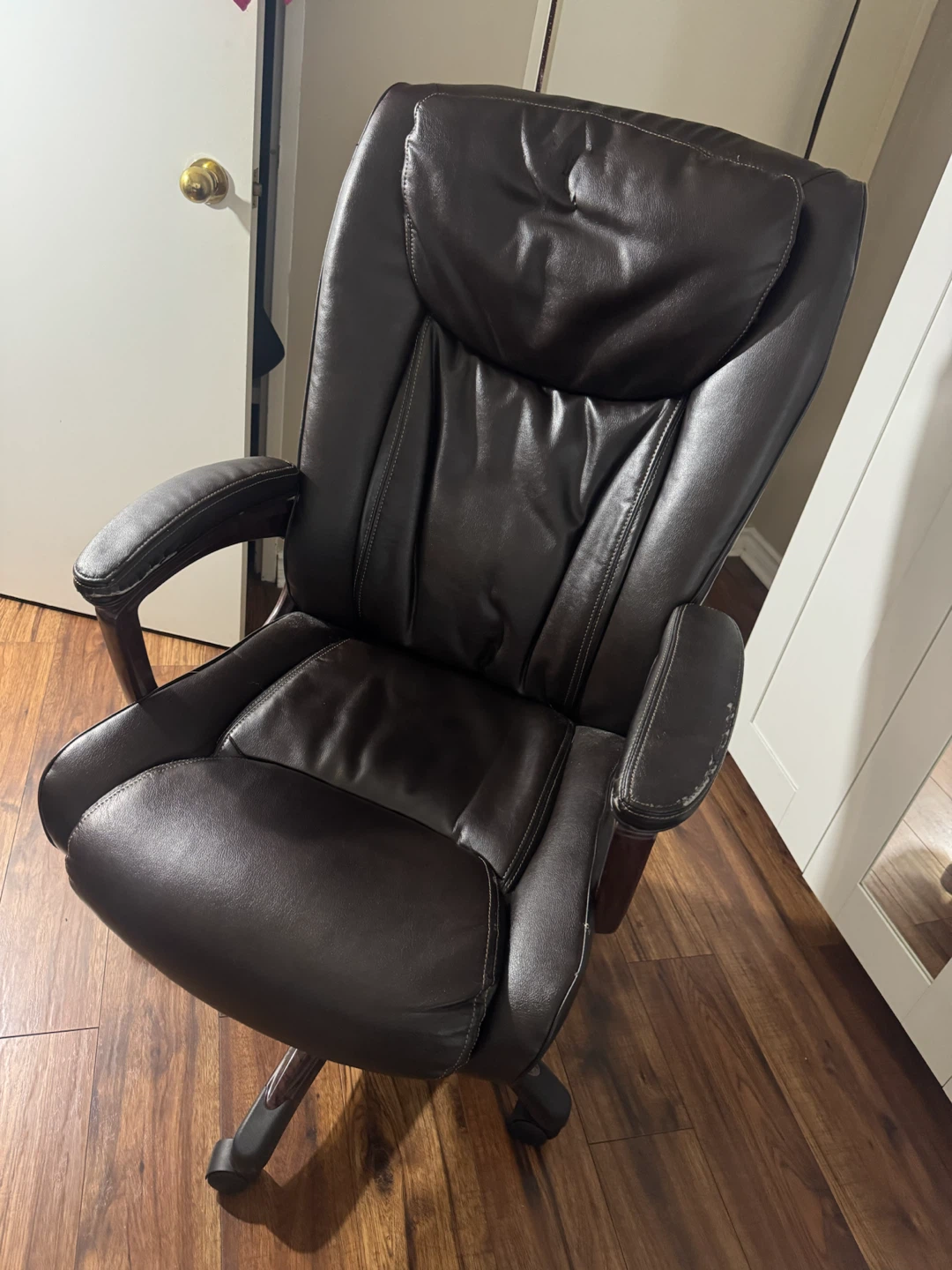 Executive Office Chair – Comfortable & Sturdy – $40 OBO