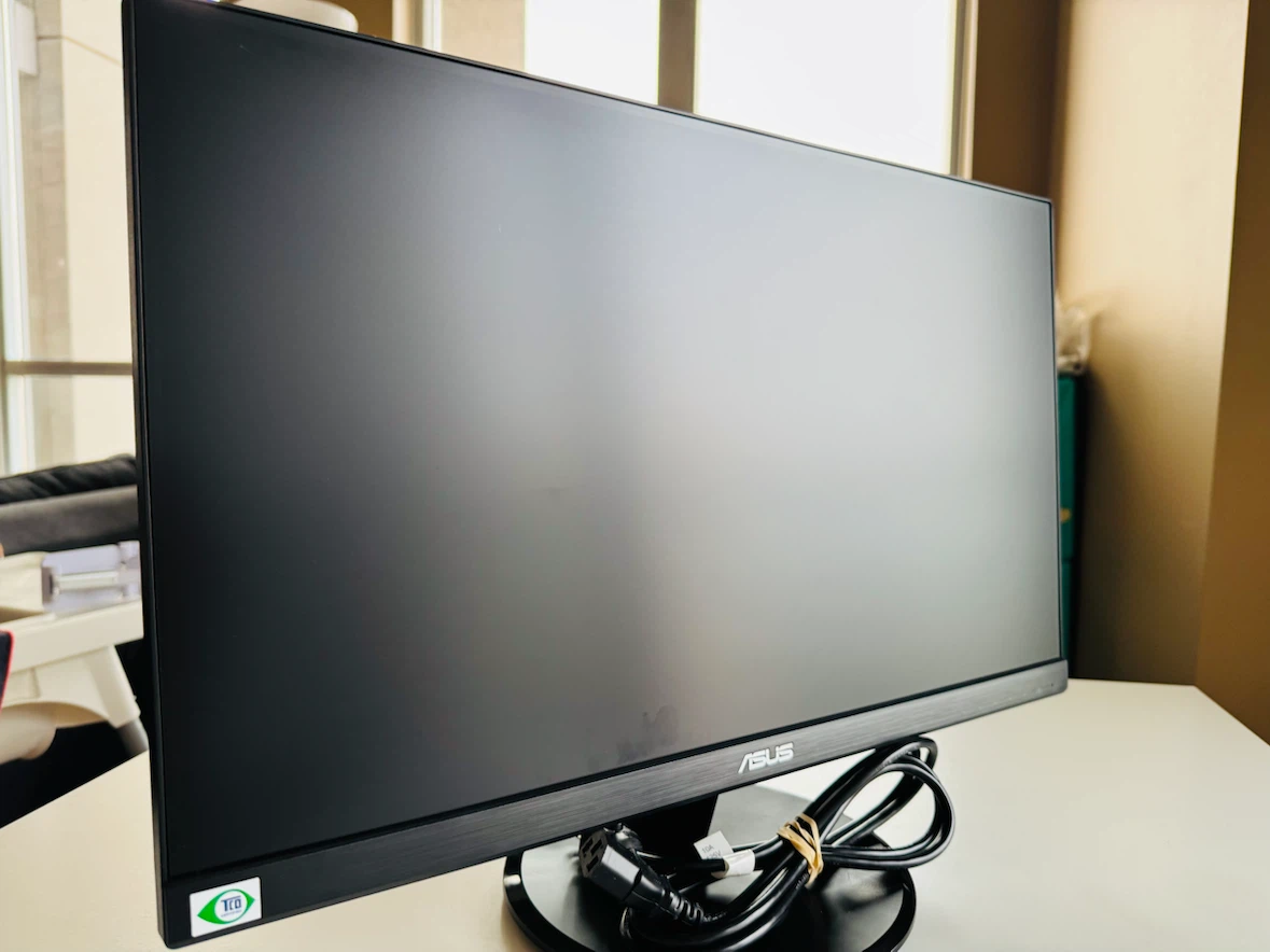 ASUS 22” LED Monitor - photo 2