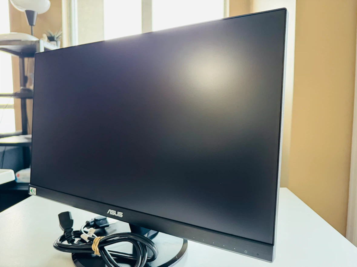 ASUS 22” LED Monitor - photo 3