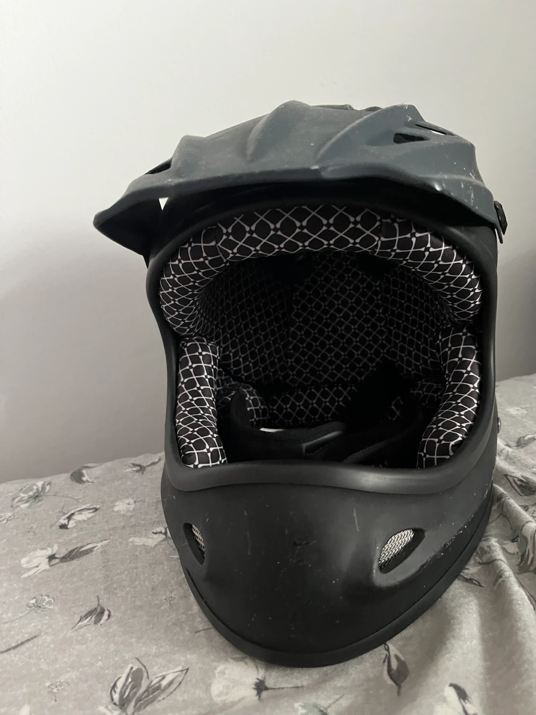 Kids helmet BELL