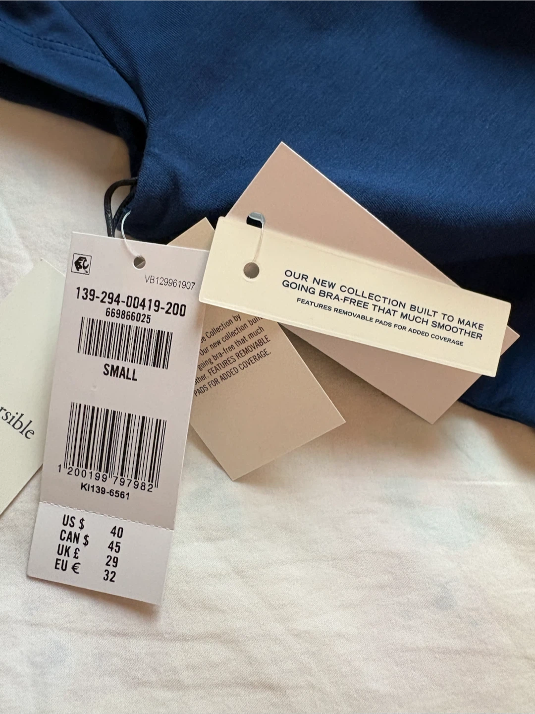 Navy blue bra-free reversible scoop neck top - photo 4