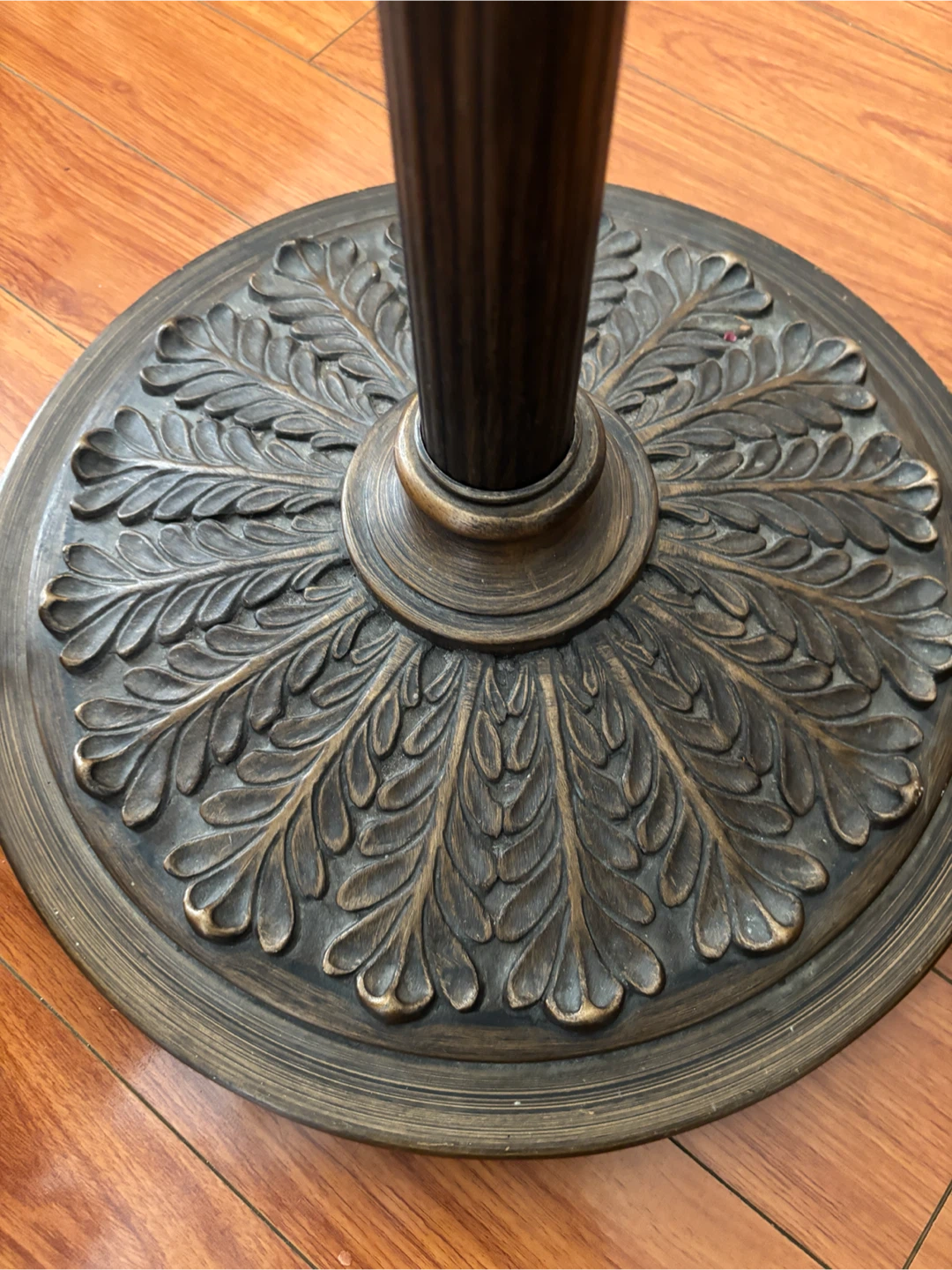 Vintage solid metal Floor Lamp (6 feet) with intricate designs - photo 5