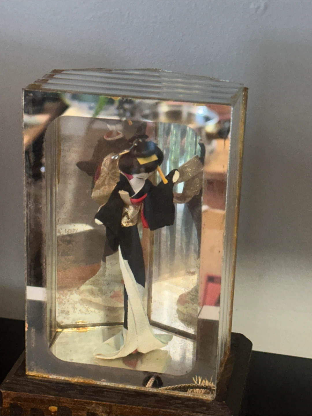1960s Japanese Lucite Geisha Doll Music Box - Working - photo 2