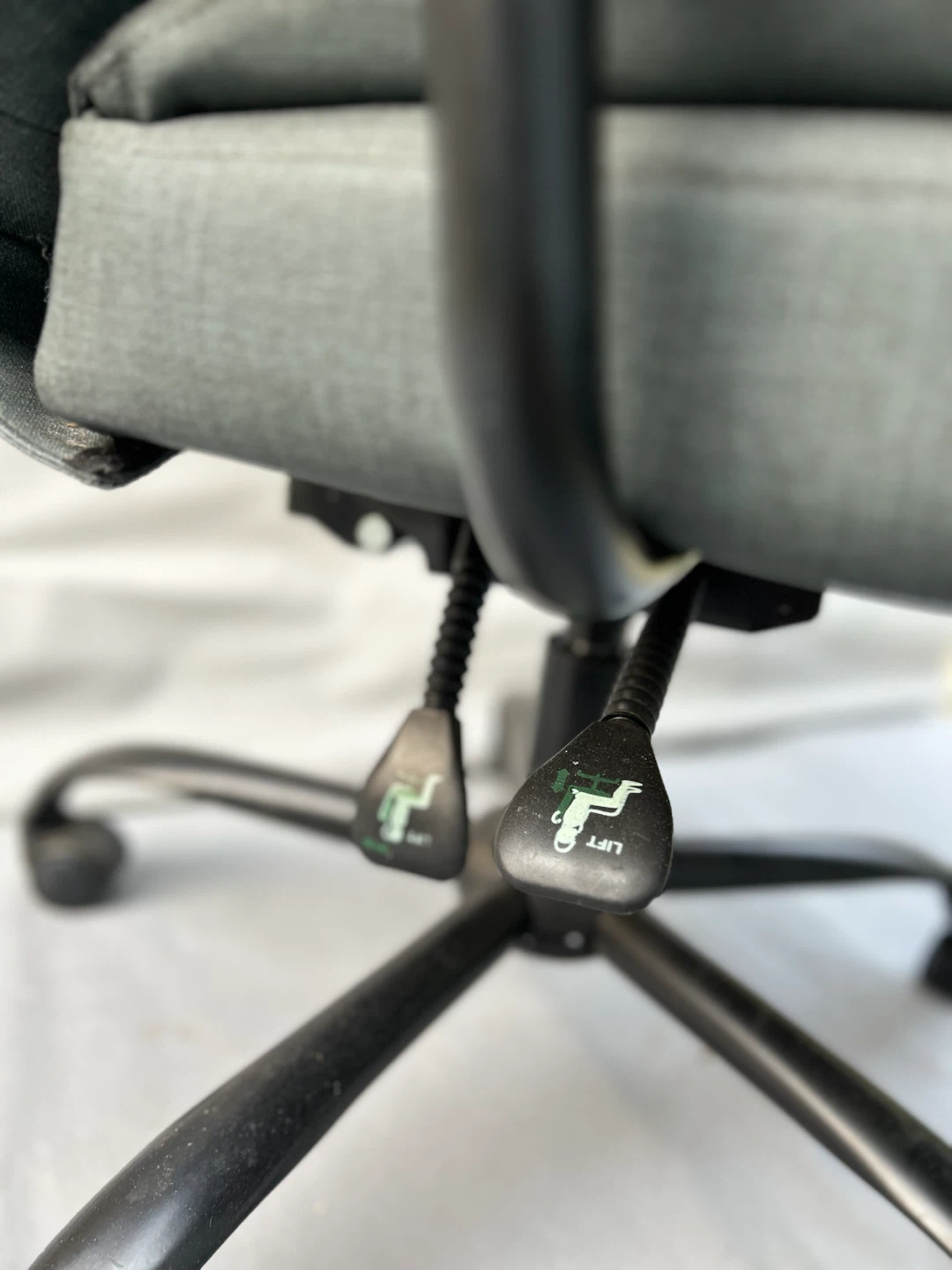 Grey Office Chair with Footrest - photo 4