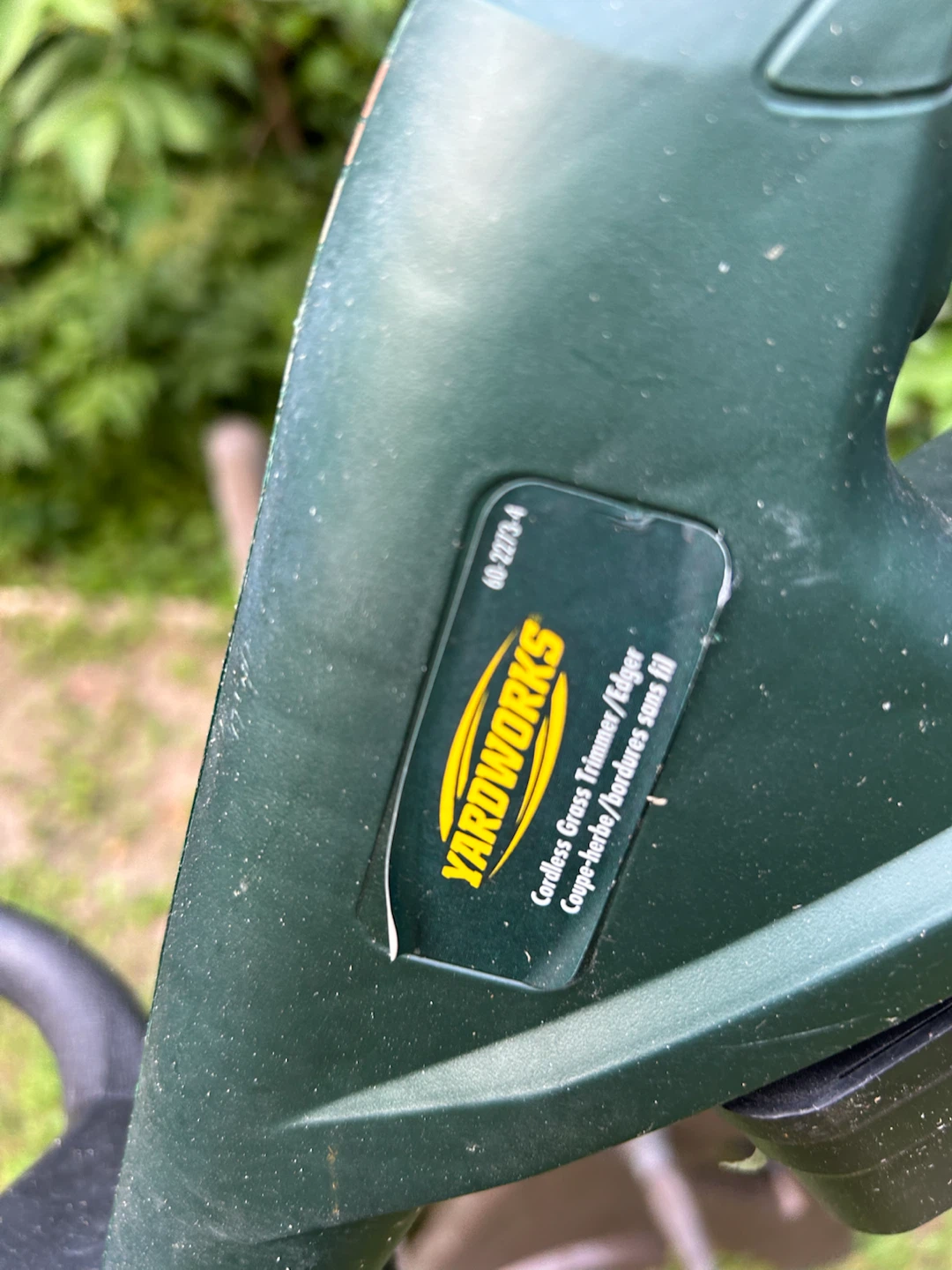 Yardworks 24V Cordless Grass Trimmer/Edger - photo 3