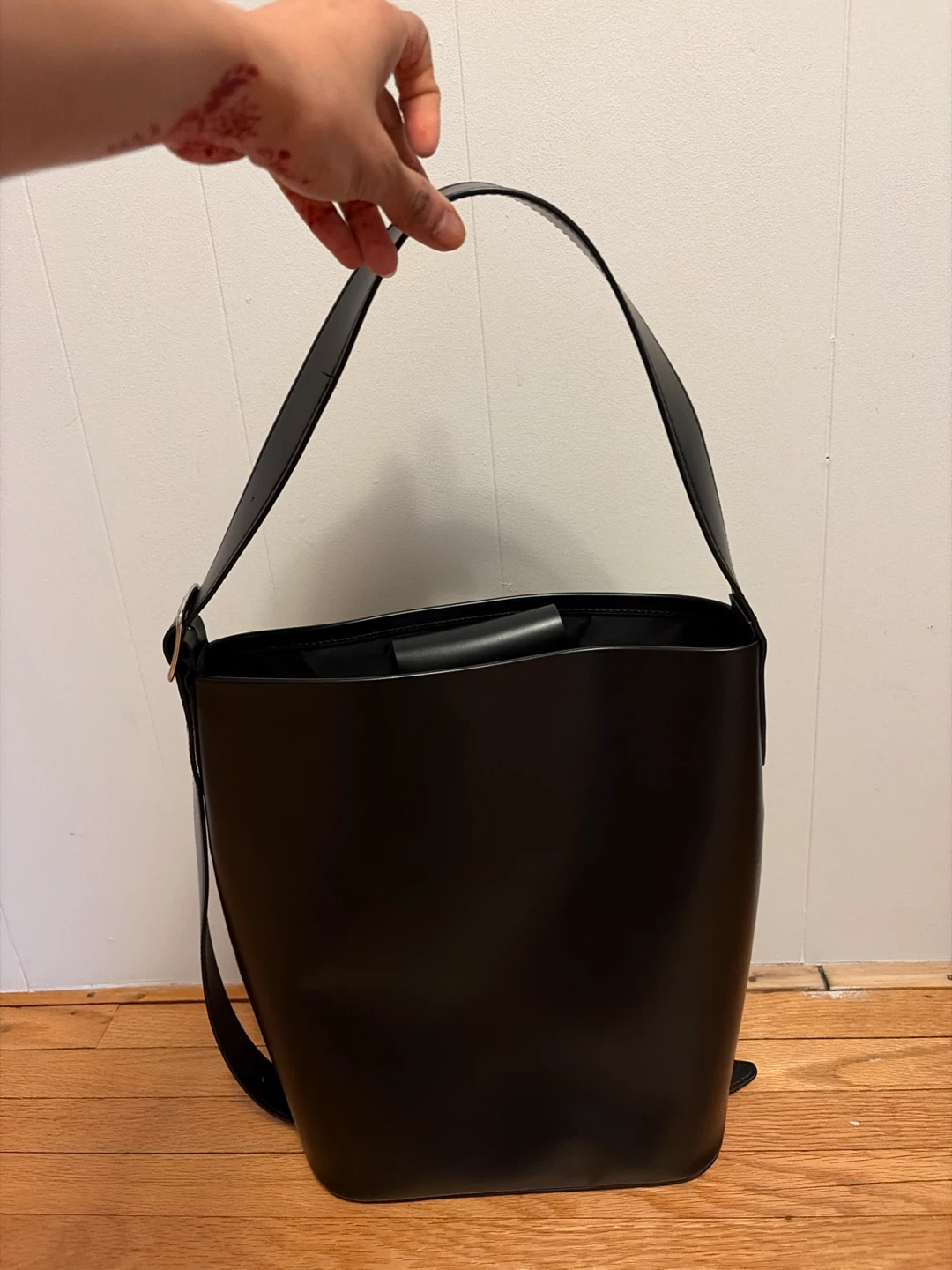 Uniqlo Black Bucket Bag - photo 2
