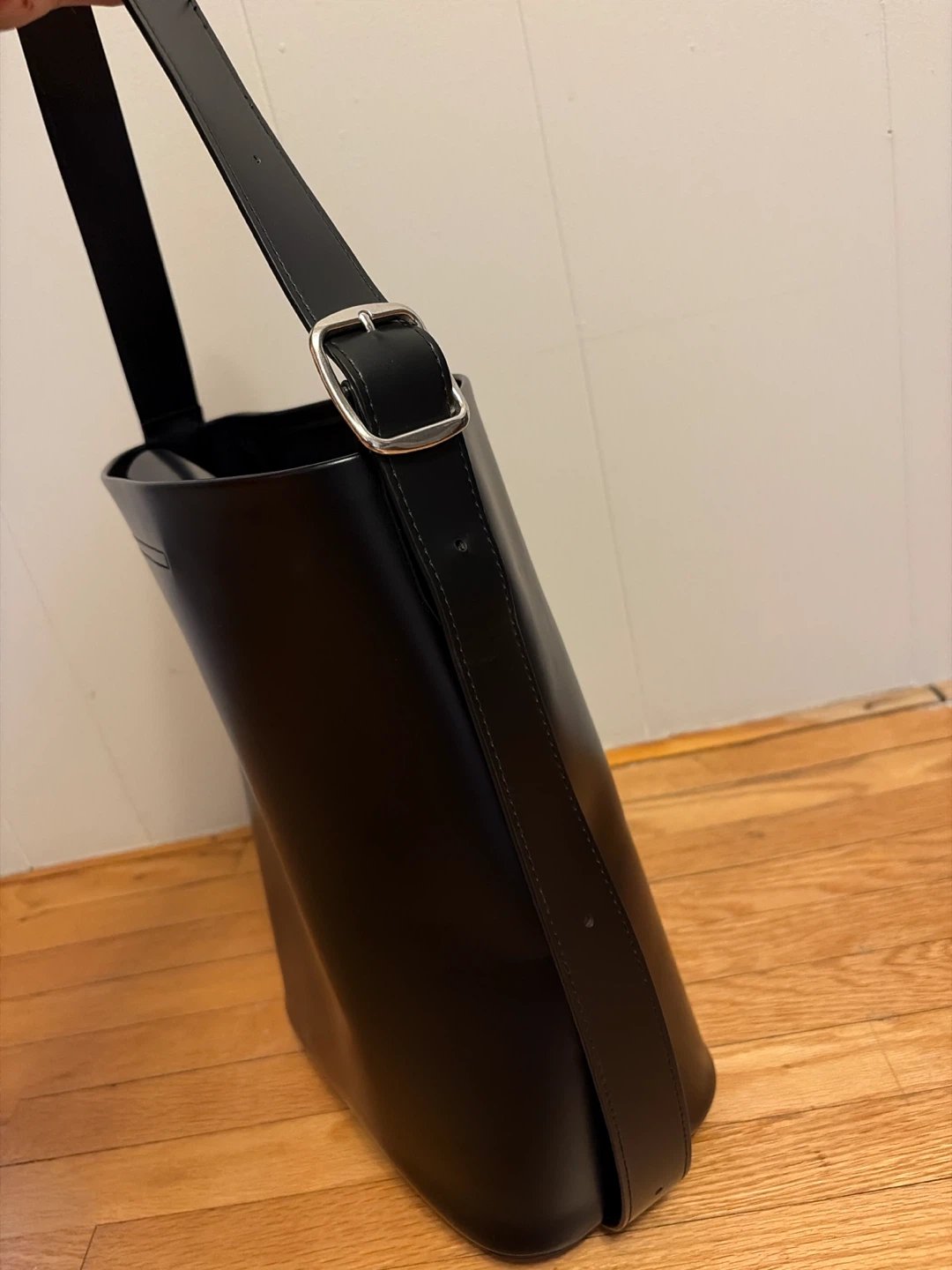 Uniqlo Black Bucket Bag - photo 5