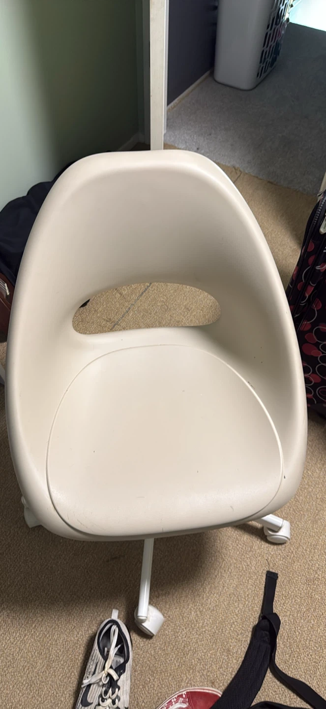 White light up vanity + rolling chair (read description) - photo 5