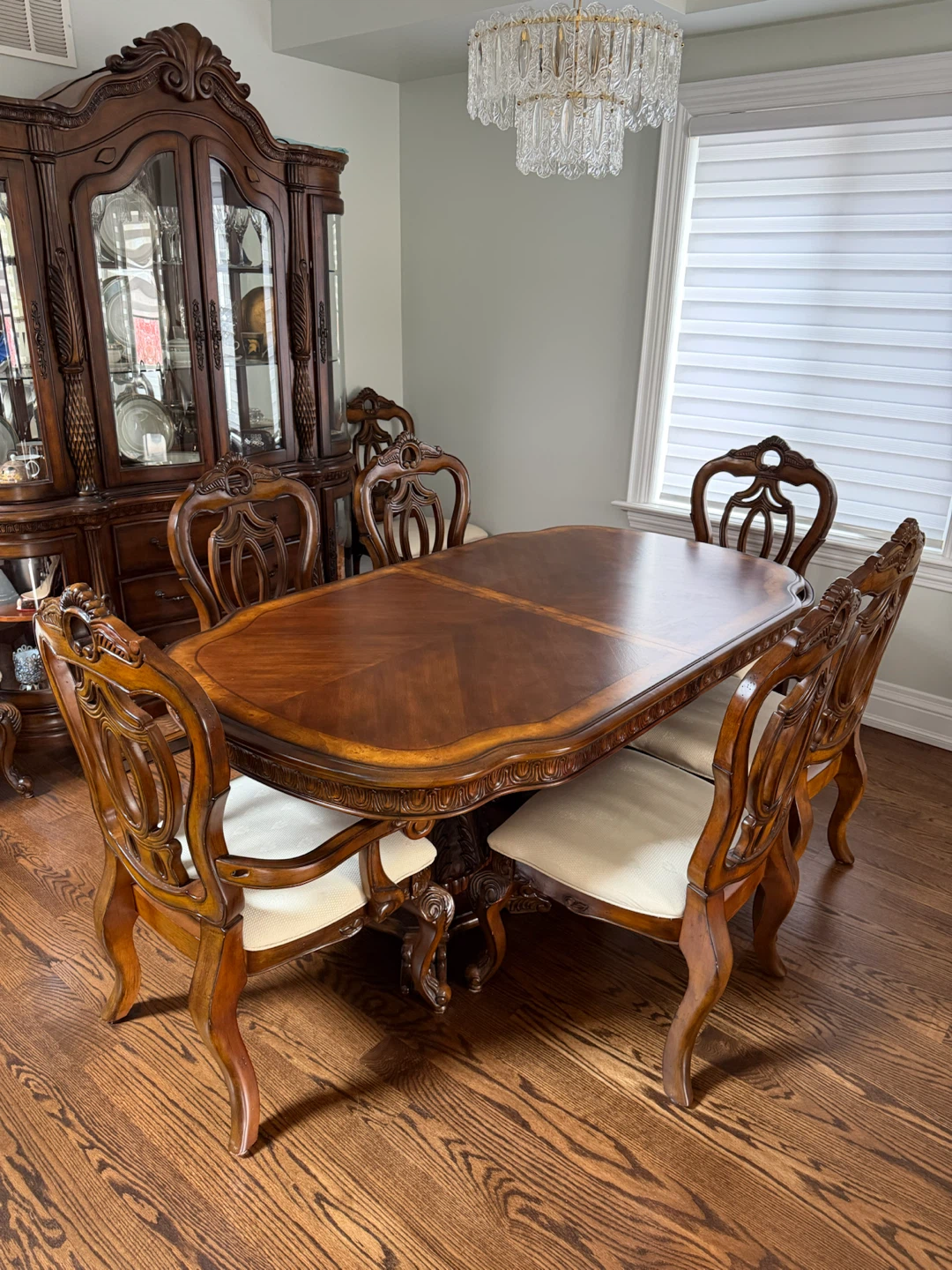 Traditional Dining Room Set - photo 2
