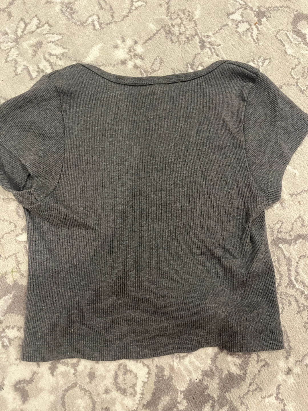 Brandy Melville Grey Ribbed Button-Up Crop Top - photo 3