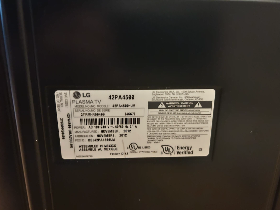 LG 42" Plasma TV 42PA4500 - photo 4