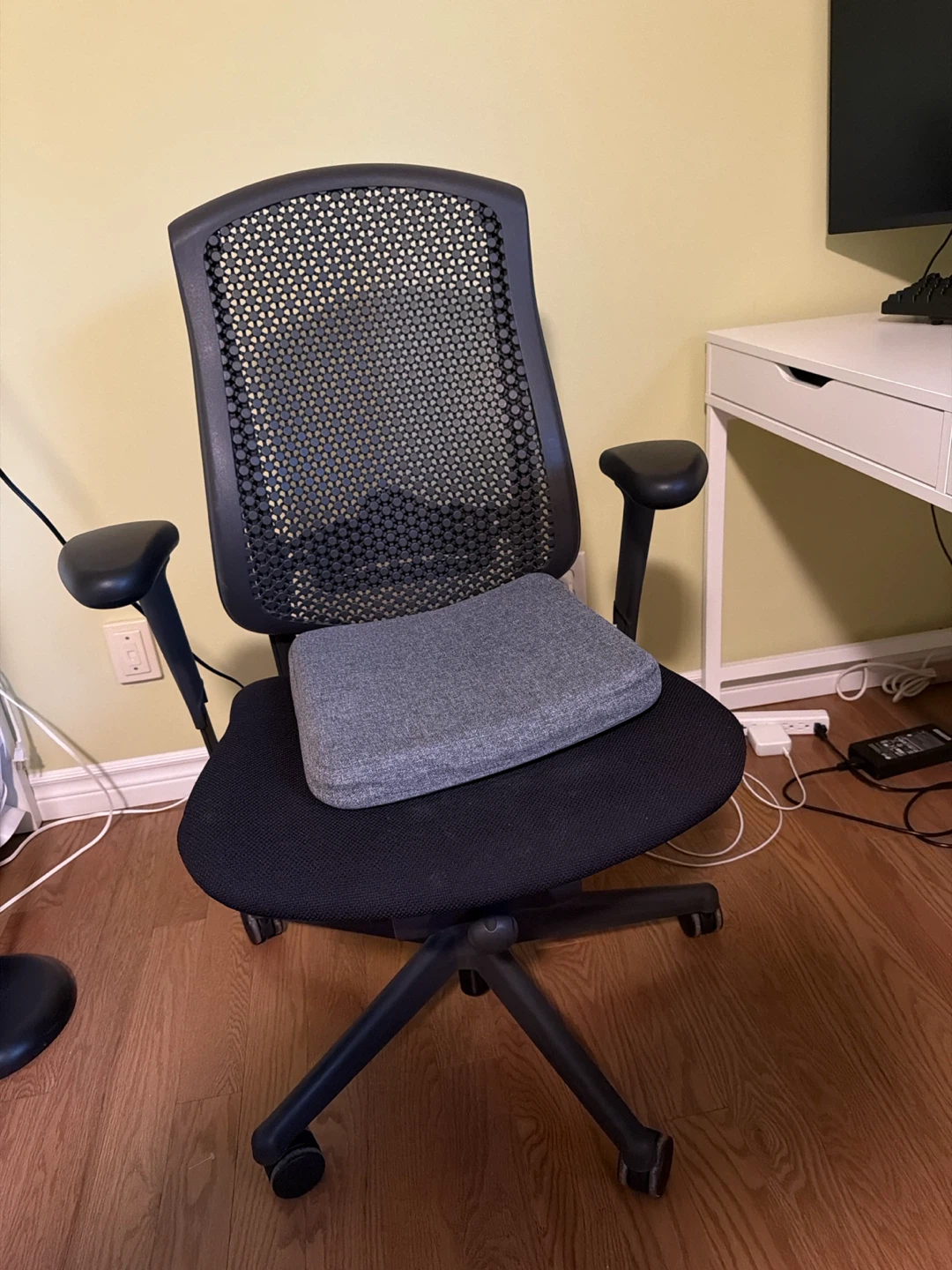 Hermen Miller Black Mesh Office Chair