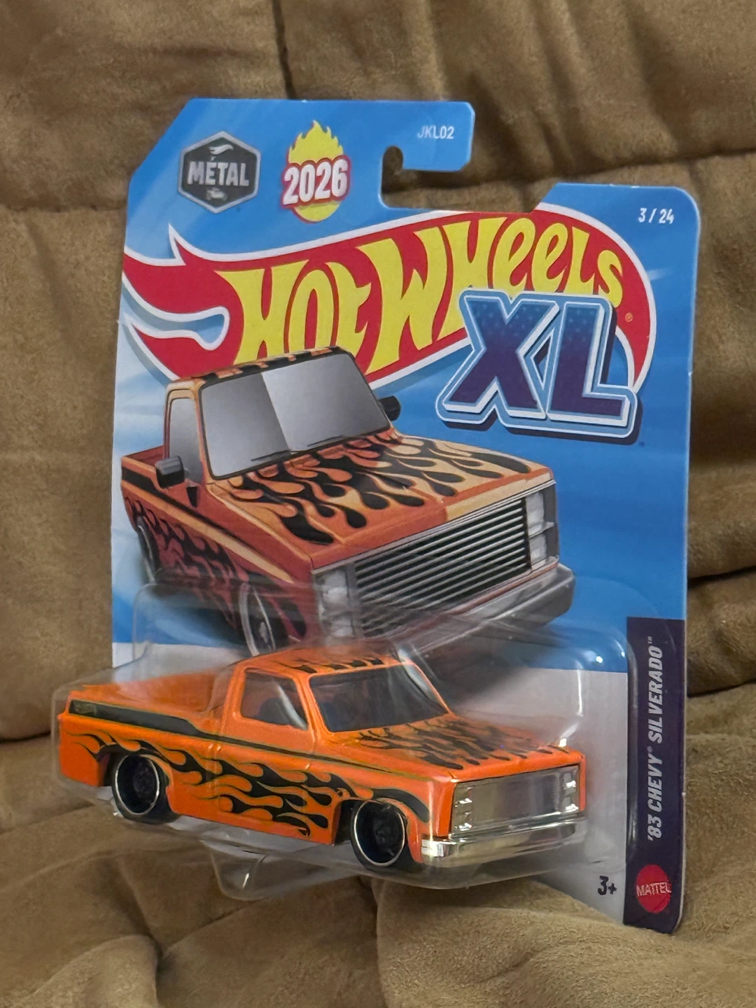 Hot Wheels XL '83 Chevy Silverado Toy Car - photo 3