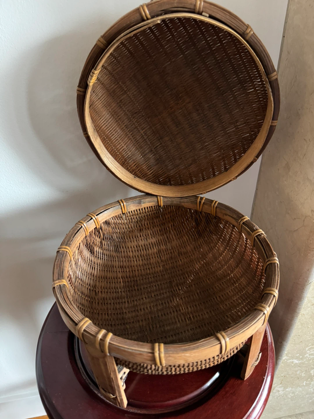 ANTIQUE 4 LEGGED CHINESE WOVEN SEWING BASKET - photo 2