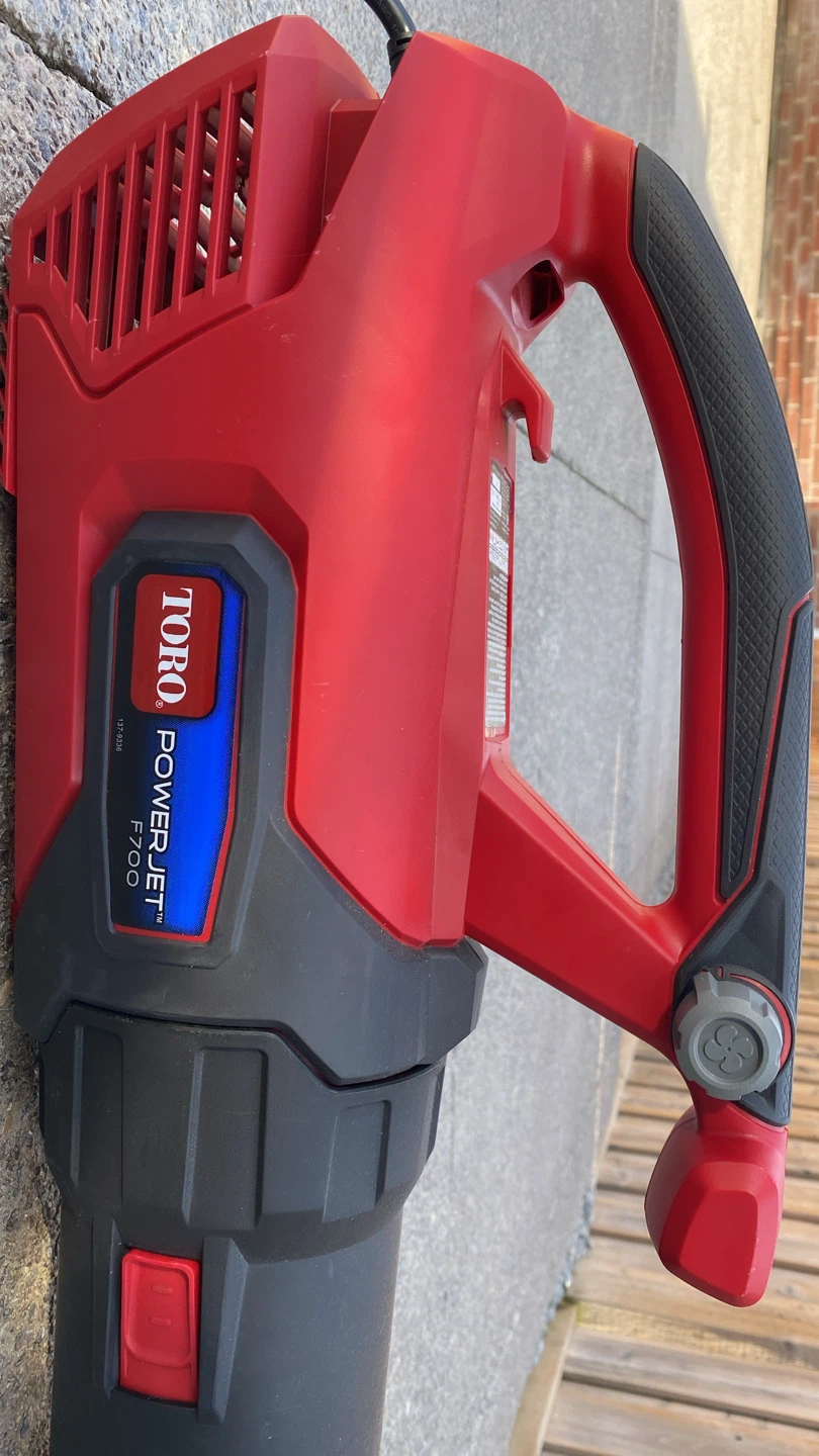 Toro PowerJet F700 Leaf Blower - photo 2