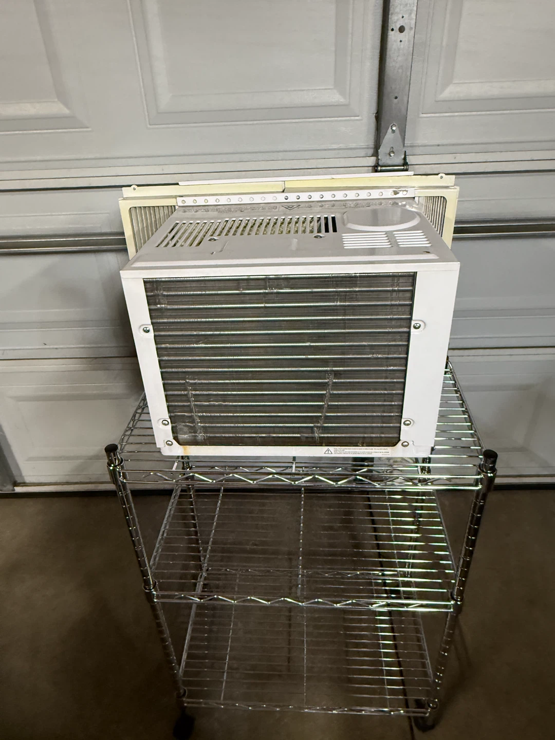 GE Air Conditioner, 6,000 btus.$100.00 - photo 4