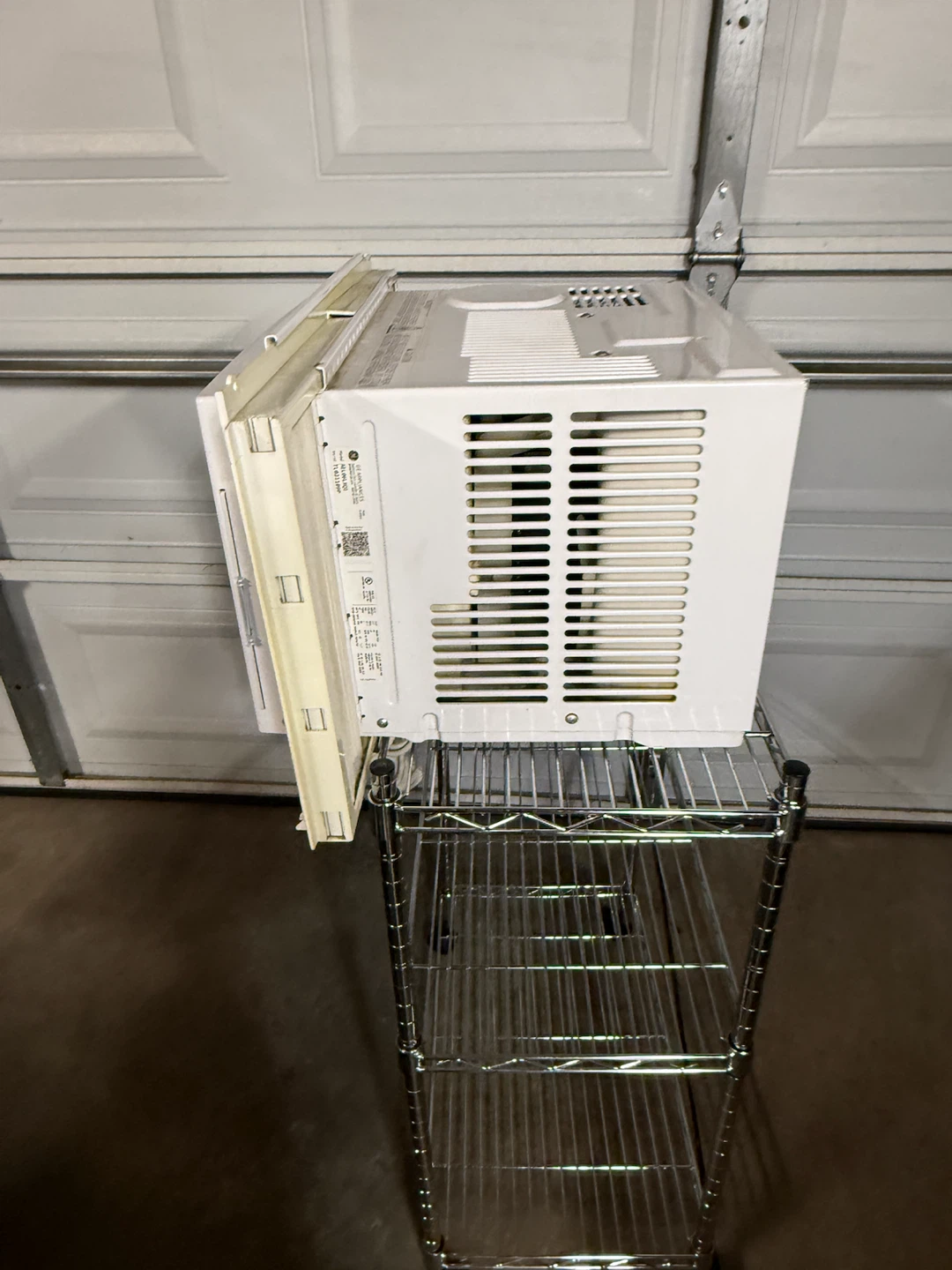 GE Air Conditioner, 6,000 btus.$100.00 - photo 5