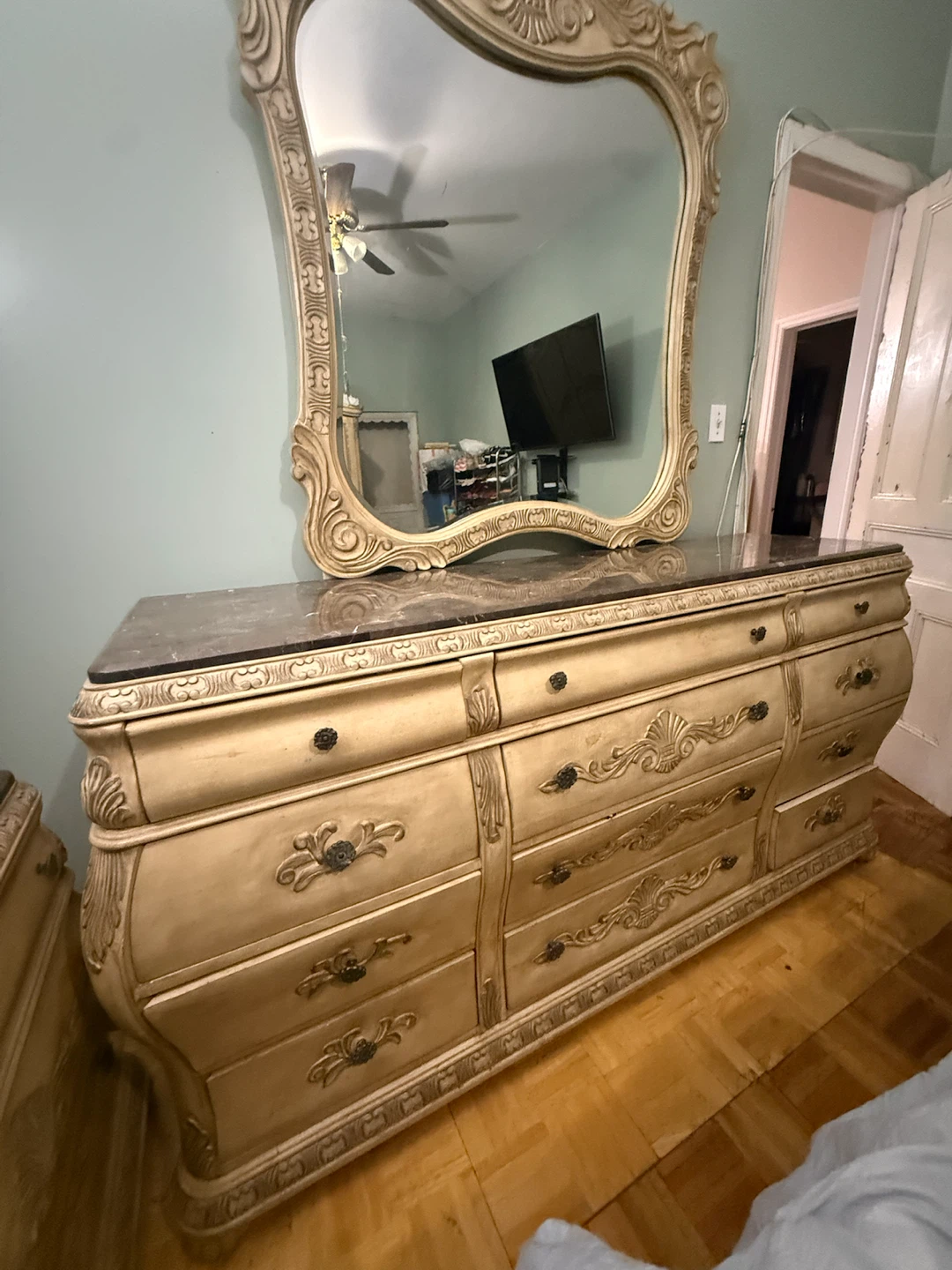 French Provincial King Bedroom Set - photo 2