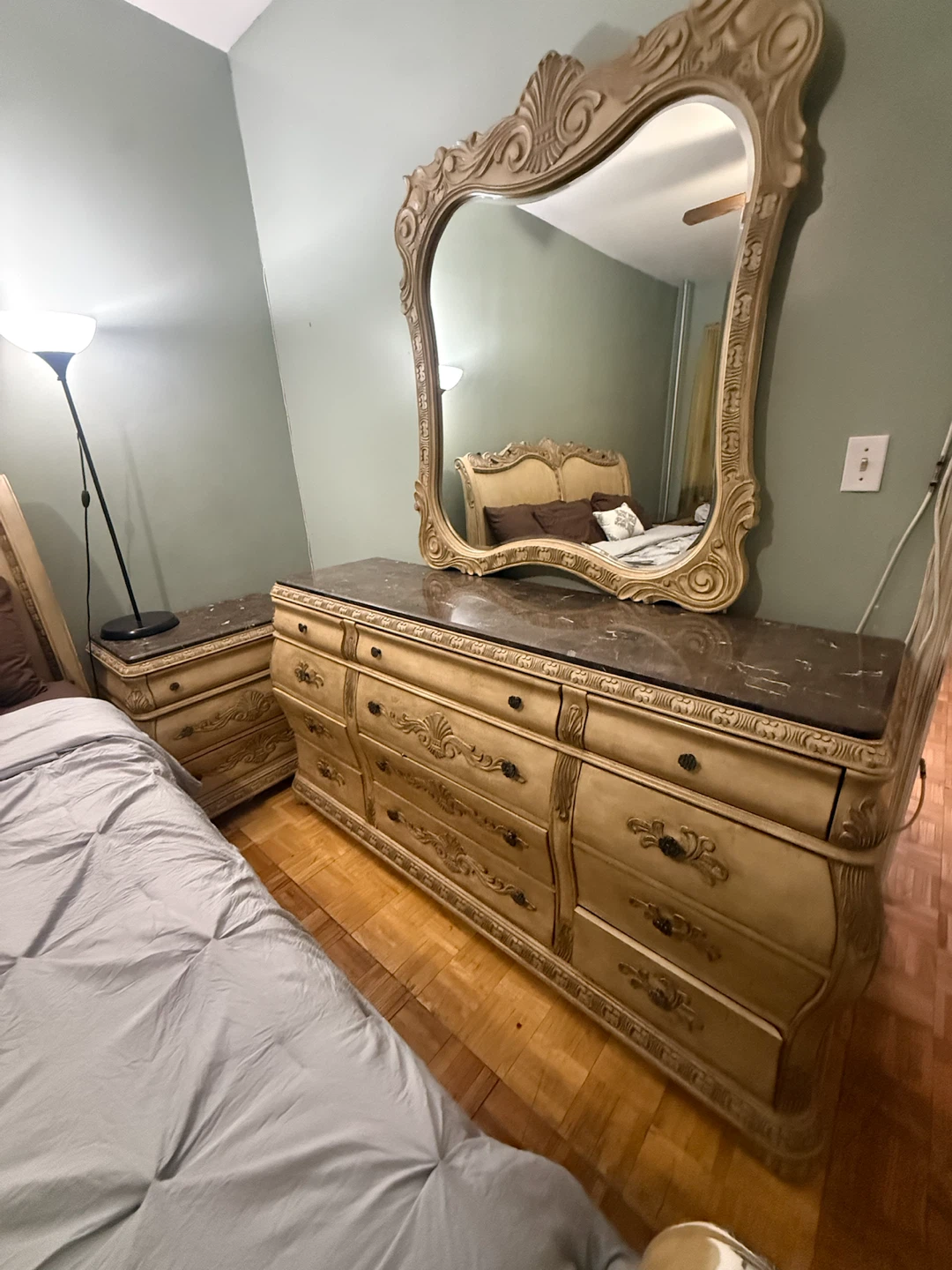French Provincial King Bedroom Set - photo 3