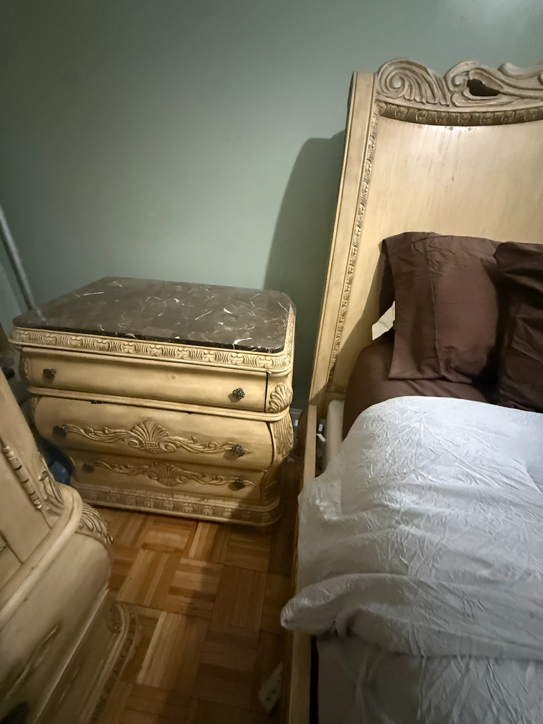 French Provincial King Bedroom Set - photo 5