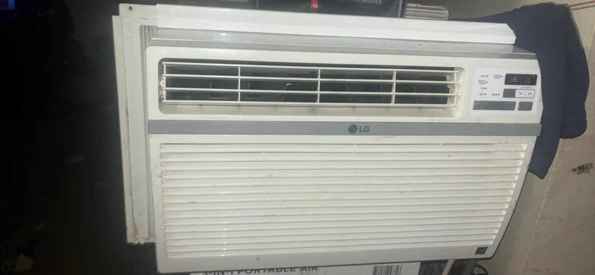 LG LW1016ER Window Air Conditioner