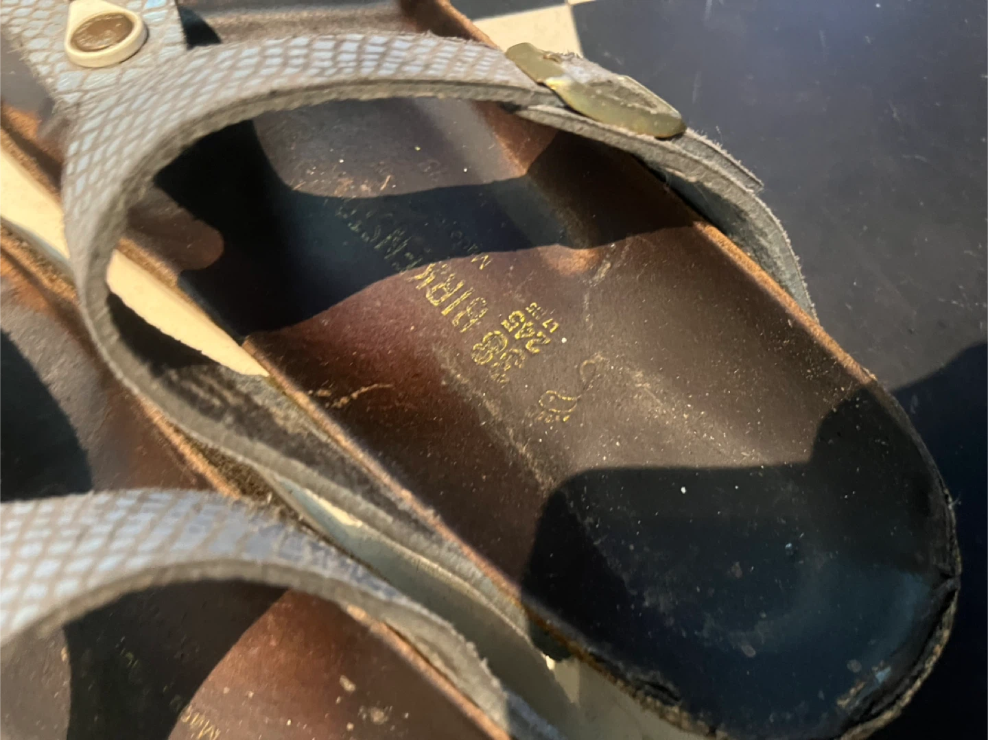 Birkenstock Gizeh Sandals Size 39 Snakeskin Print - photo 4