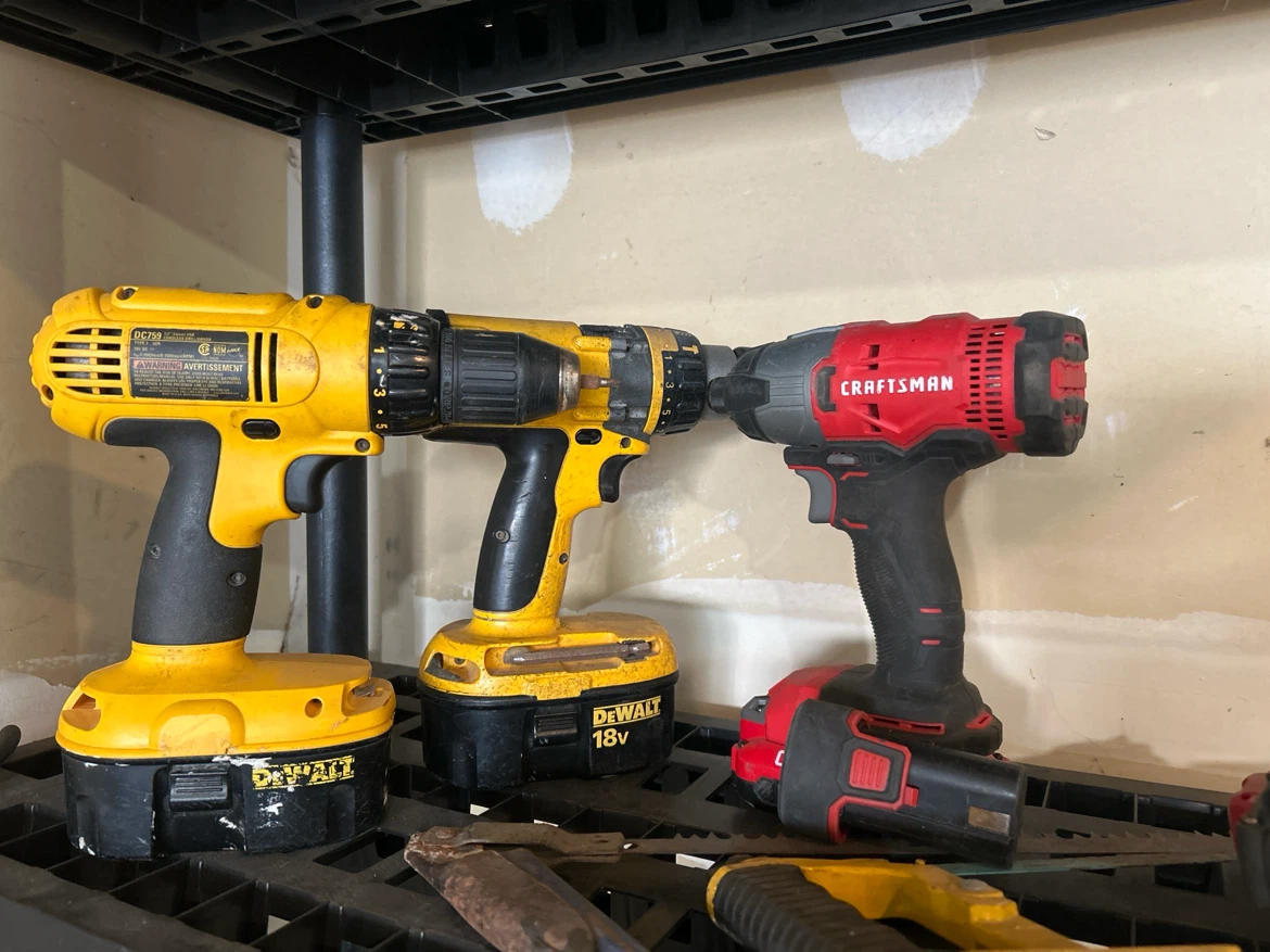 DeWalt 18V Cordless Drill & Craftsman Impact Driver - photo 2