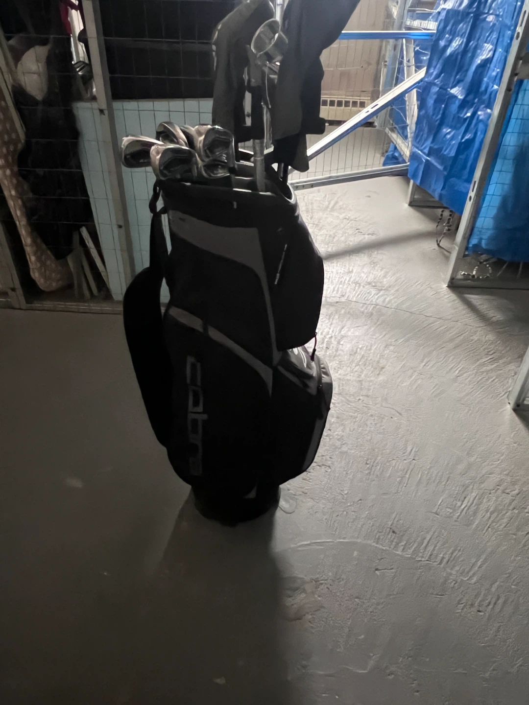 Cobra Golf Bag with Clubs - photo 4