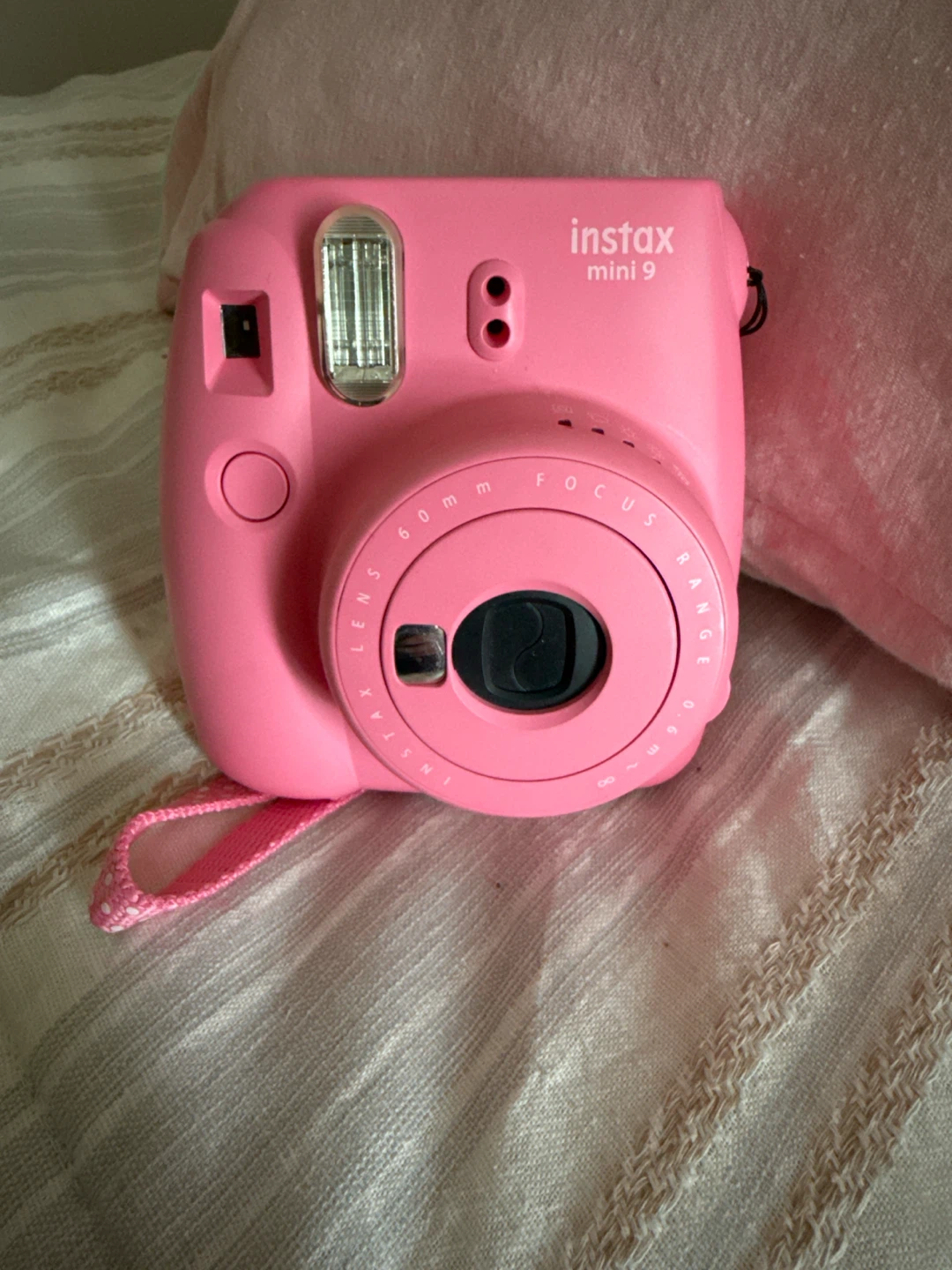 Selling this pink instax mini 9