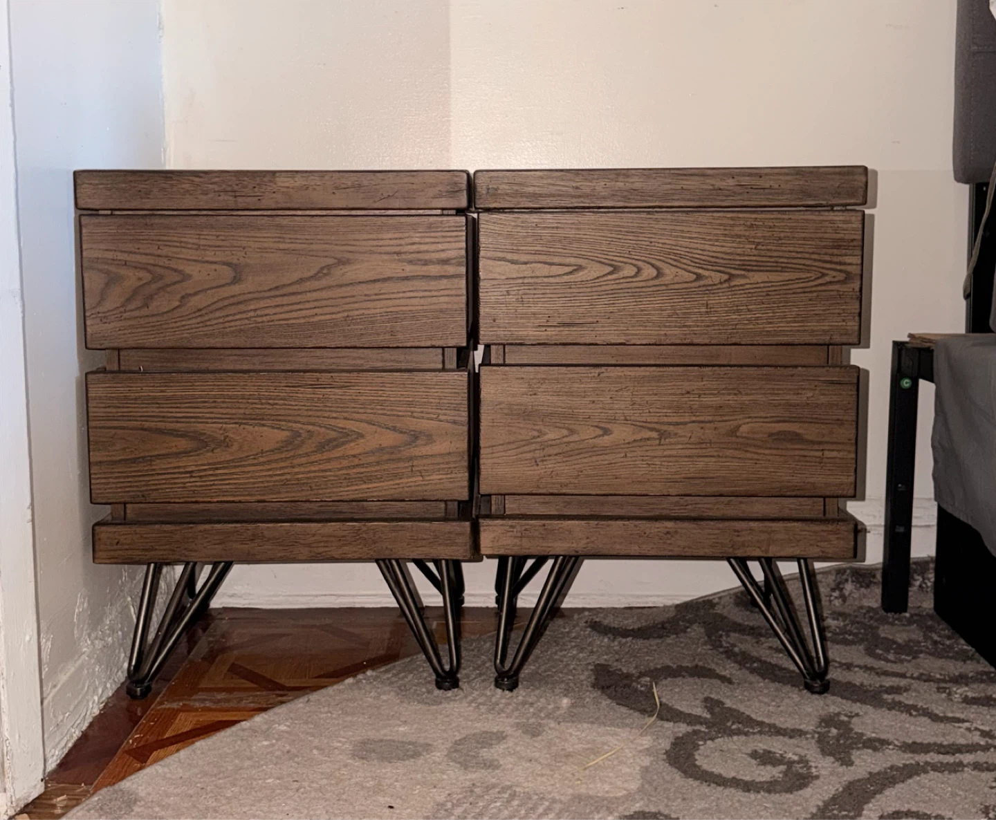 Wooden Dresser with 6 Drawers & Ser of Nightstands - photo 4