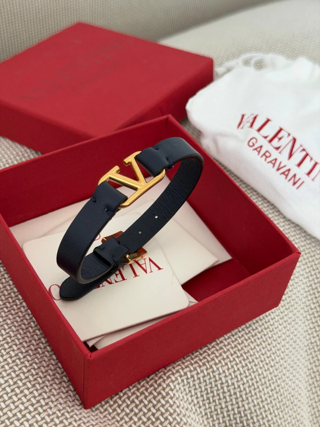 Valentino Garavani Vlogo Leather Bracelet