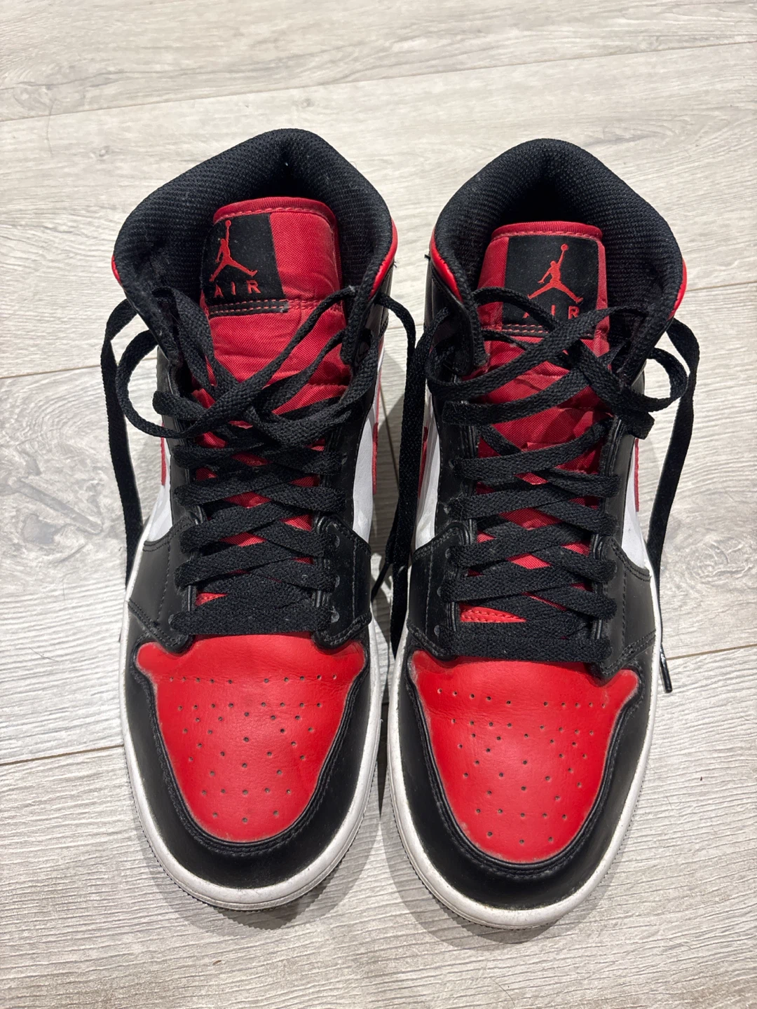 Air Jordan 1 Mid