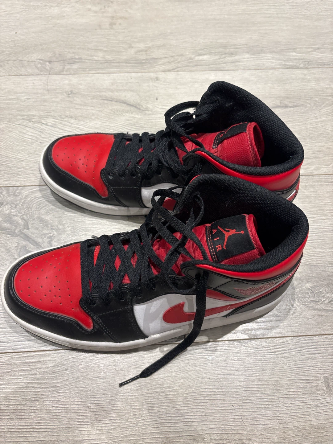 Air Jordan 1 Mid - photo 2