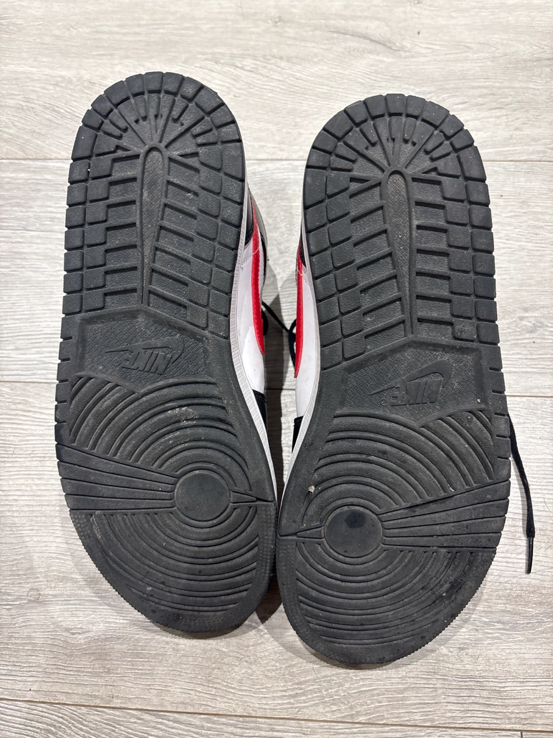Air Jordan 1 Mid - photo 4
