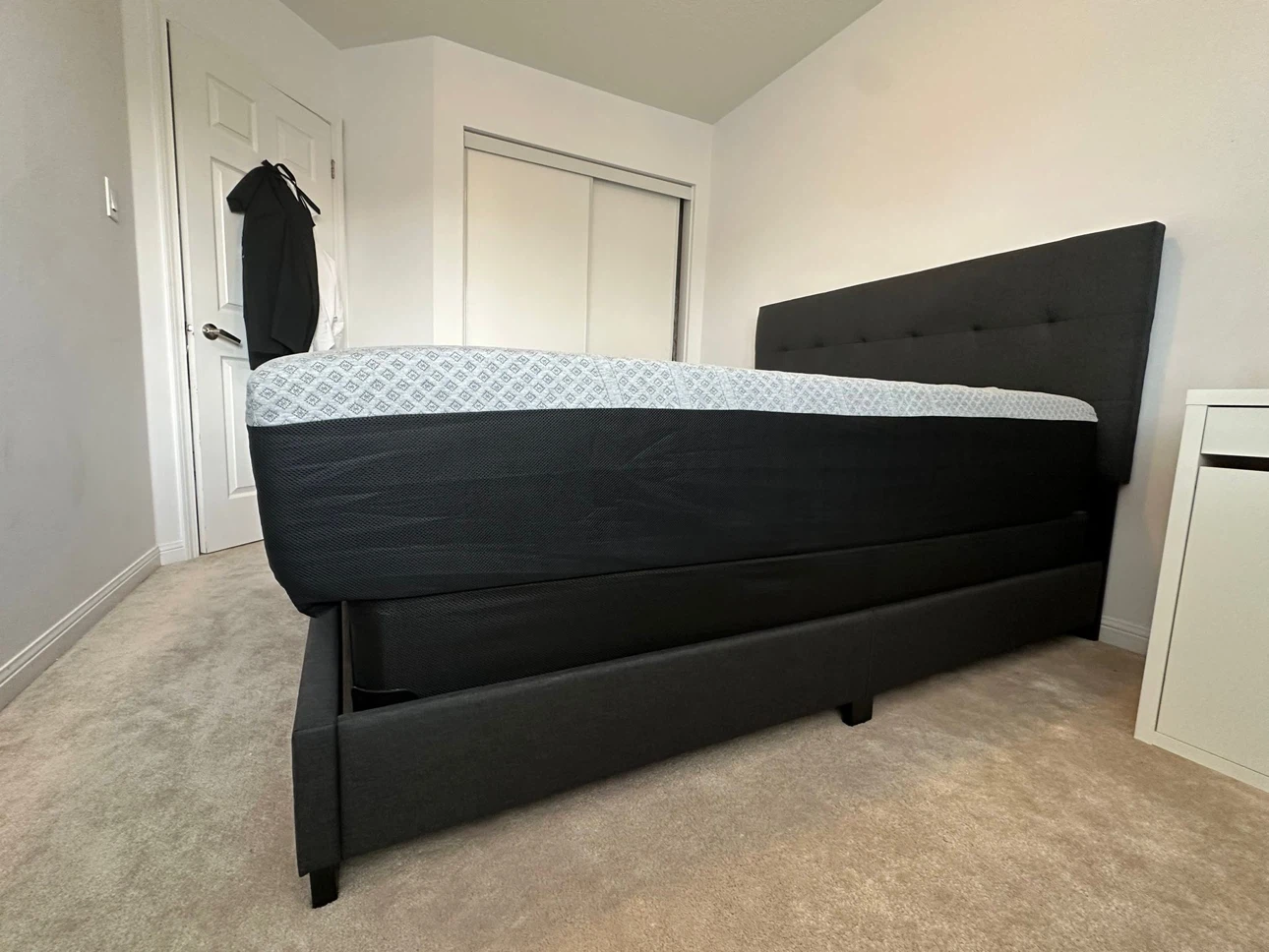 14 inches queen size premium quality Memory foam mattress NEW 🆕.