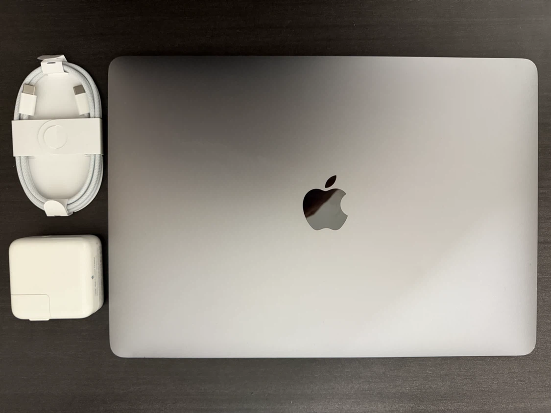 Apple MacBook Air 13-inch (8GB RAM/ 256GB)