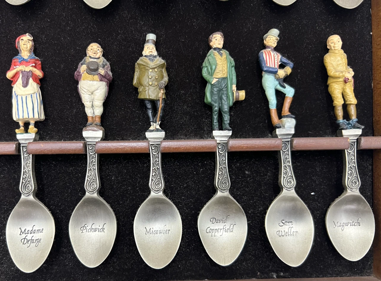 Set of 12 Decorative Collector Spoons - Dickens Characters - photo 3