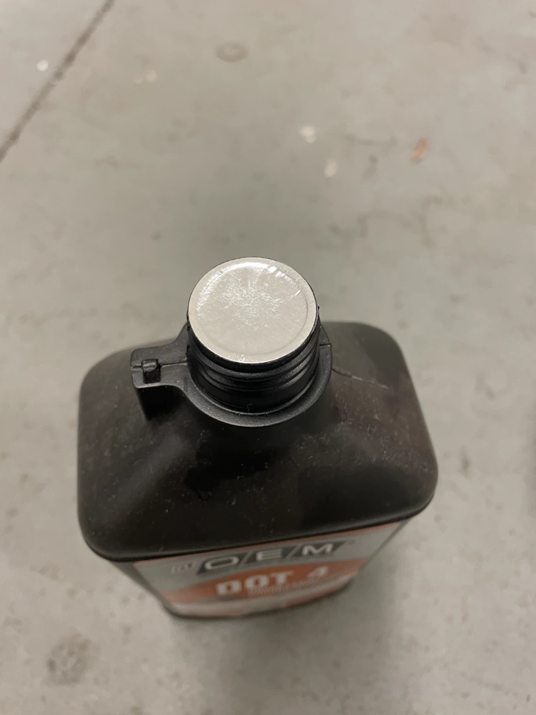OEM DOT 4 Brake Fluid 946 mL - photo 3