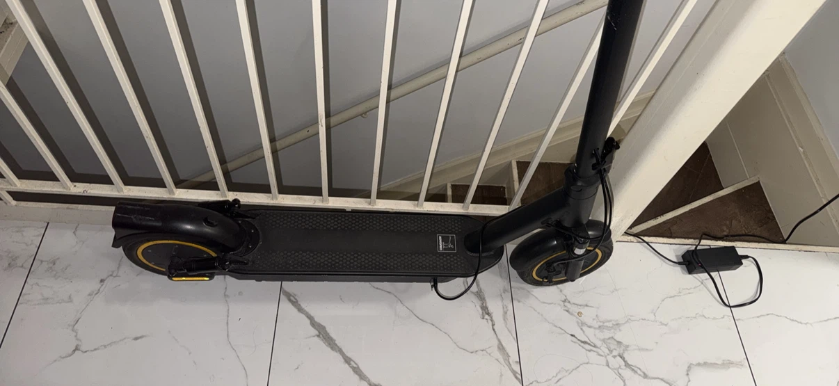 AOVO PRO Electric Scooter - photo 3