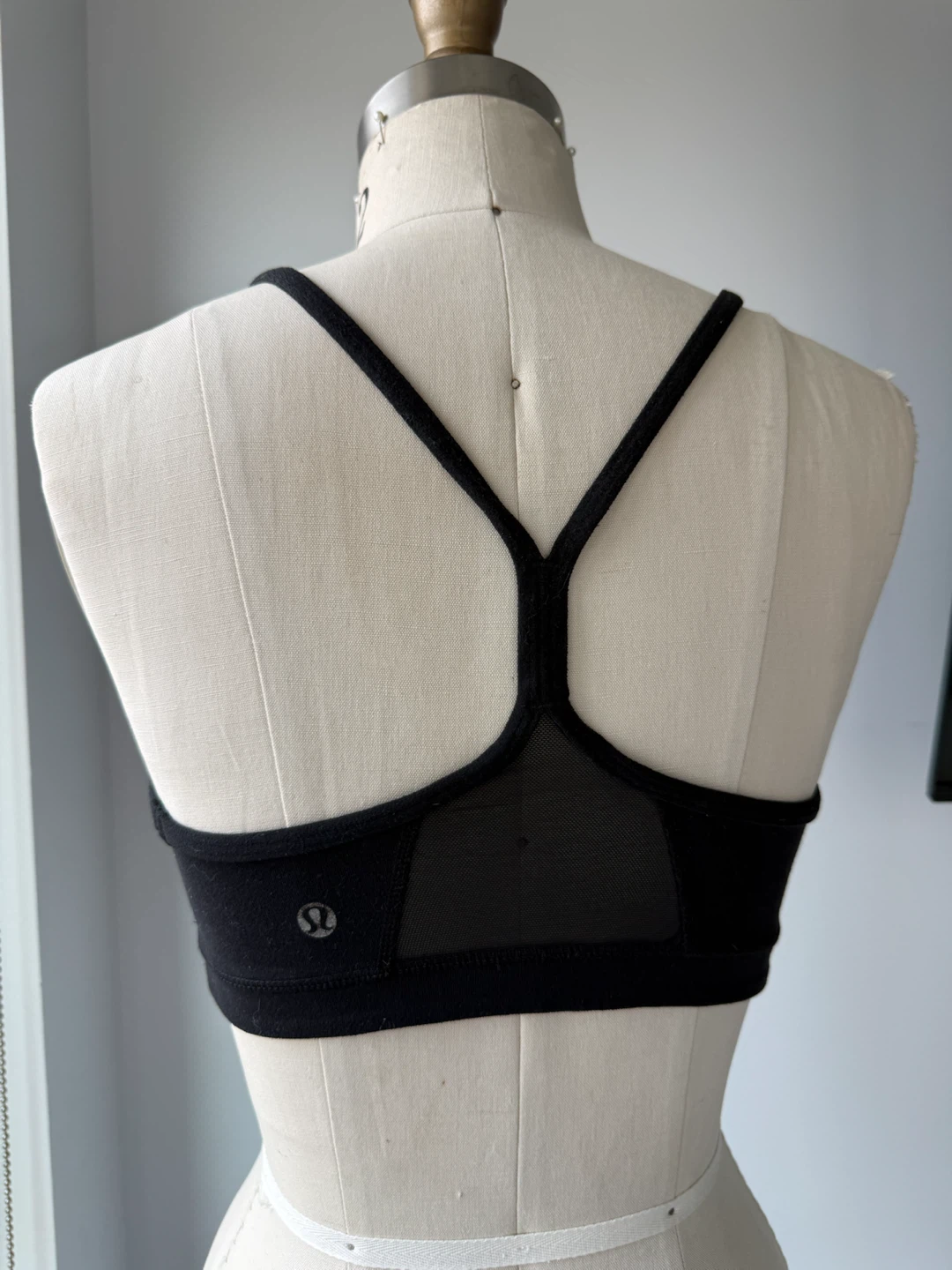 Lululemon Black Sports Bra Size 6 - photo 2