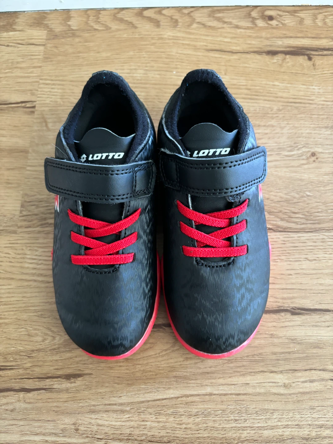 Lotto Kids Soccer indoor shoes - Black/Red