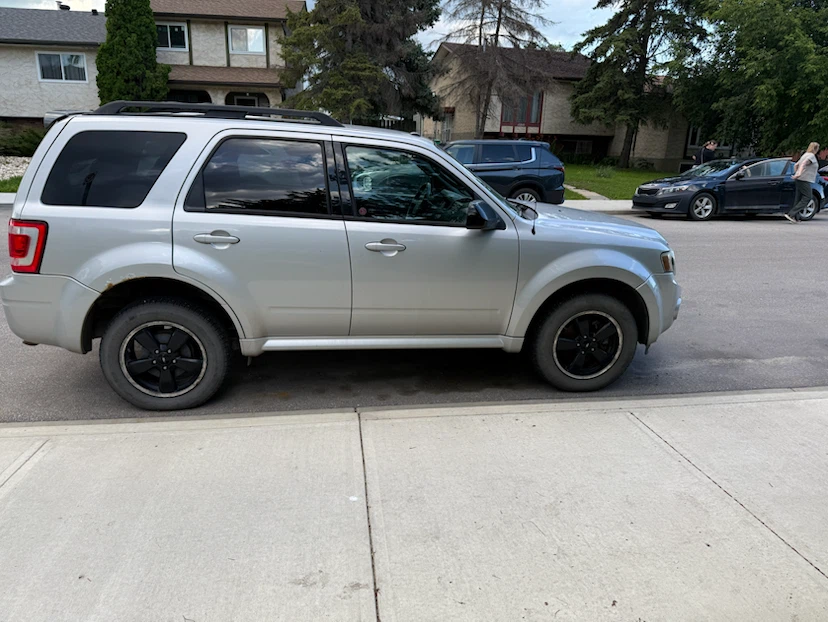 2009 Ford Escape XLT *** - photo 3