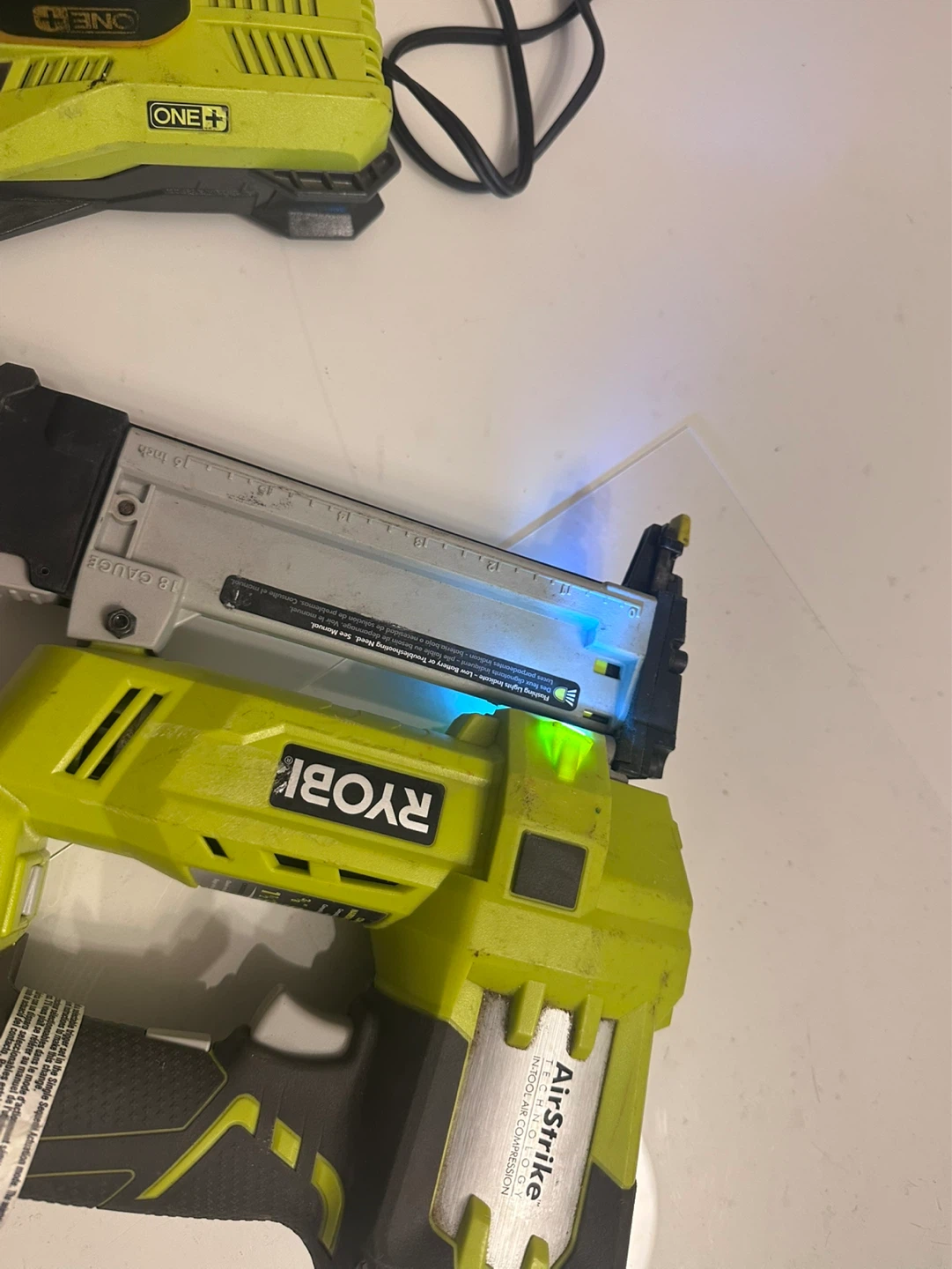 Ryobi ONE+ AirStrike Staple Gun with Charger and Battery - photo 3