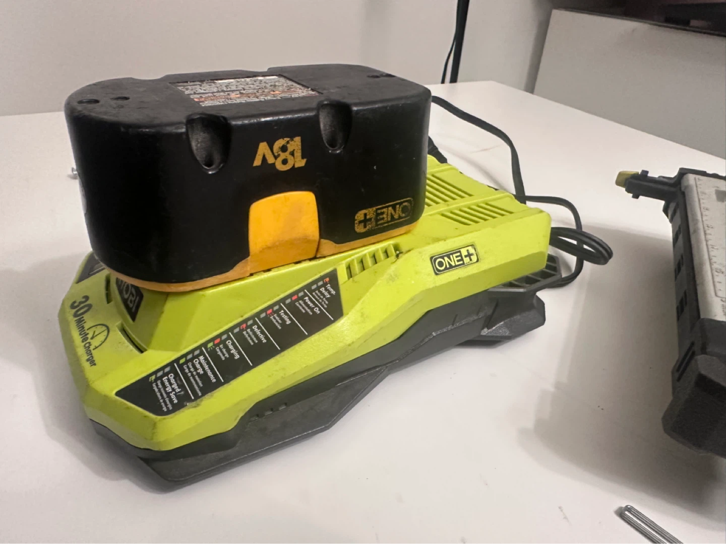 Ryobi ONE+ AirStrike Staple Gun with Charger and Battery - photo 2
