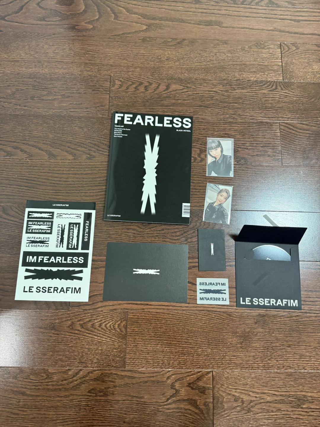 LE SSERAFIM FEARLESS Black Petrol Album - photo 2