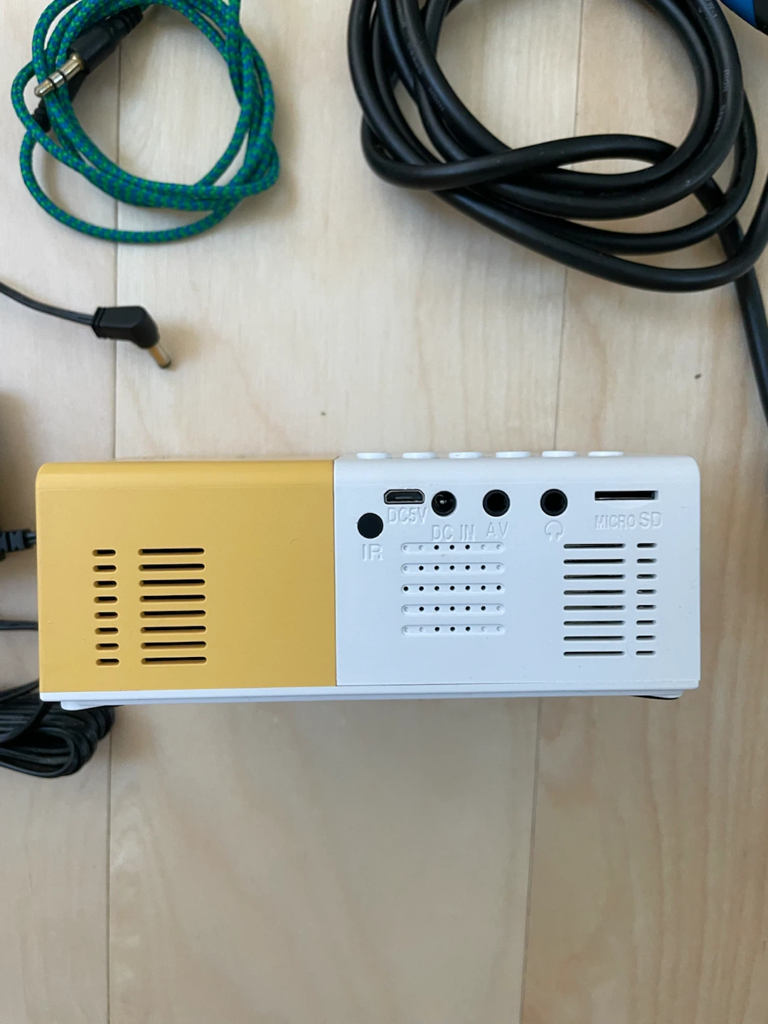 LED Projector with Accessories - photo 2