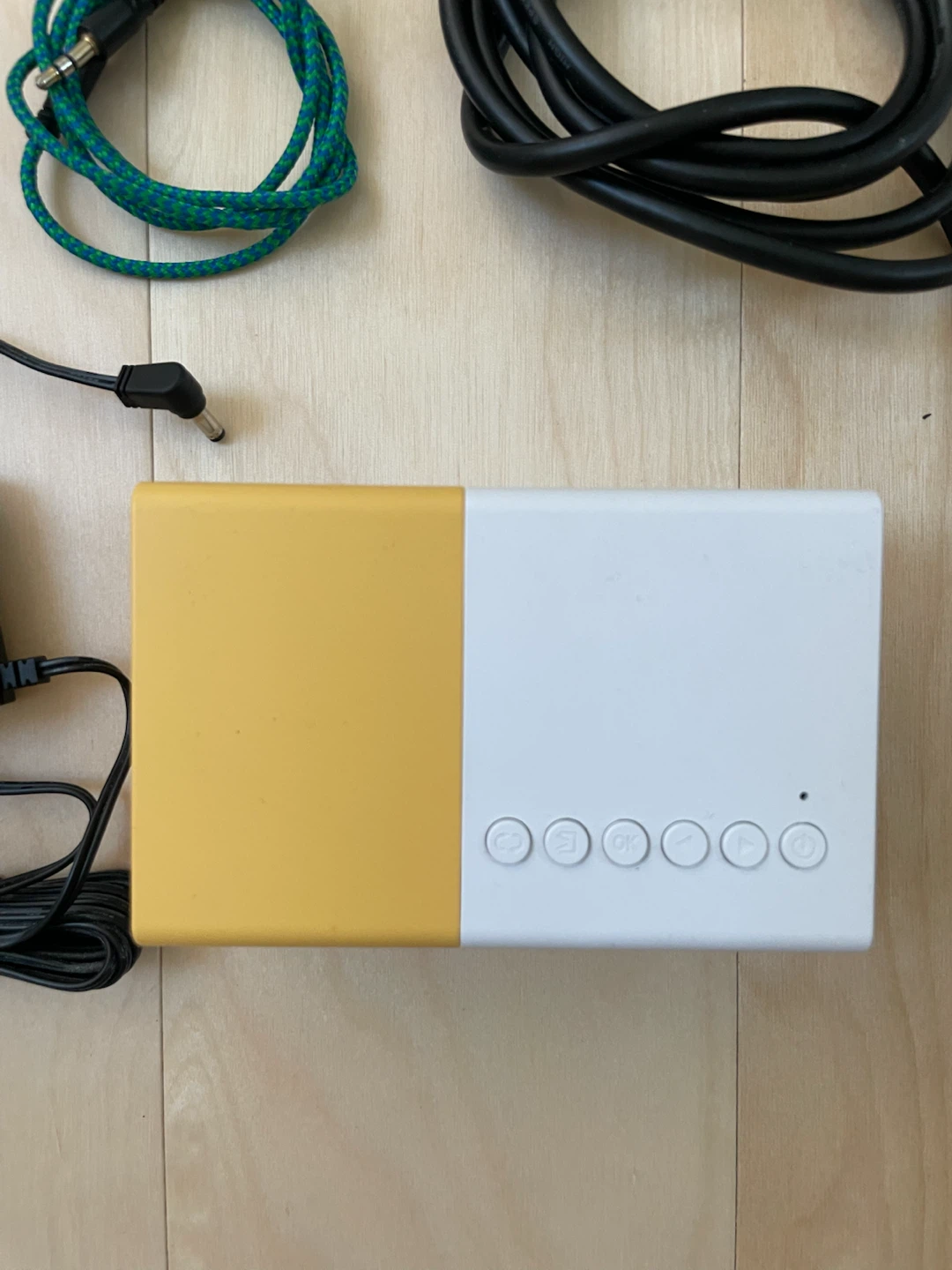 LED Projector with Accessories - photo 3