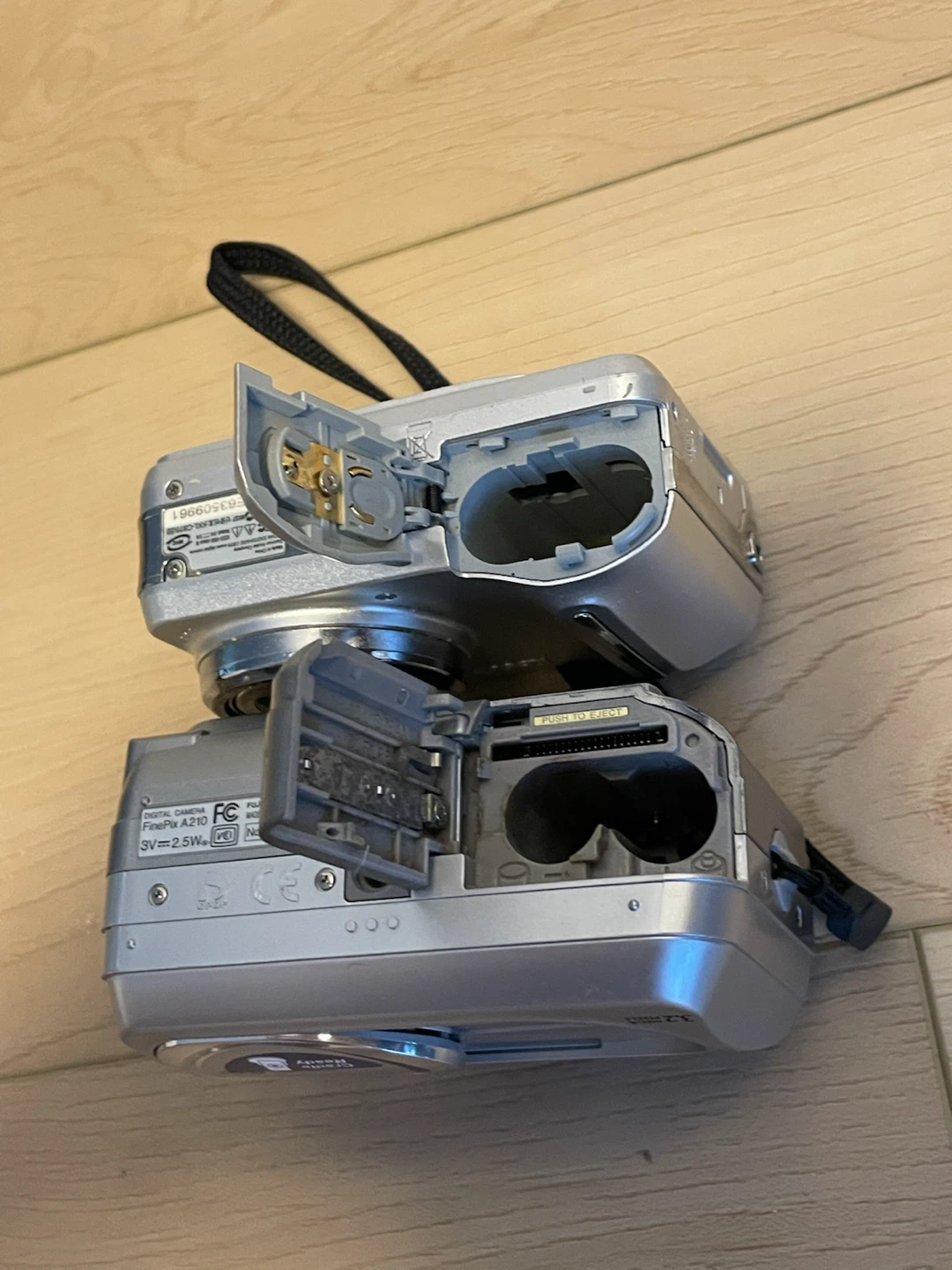 Battery Operated Digital Cameras - photo 3